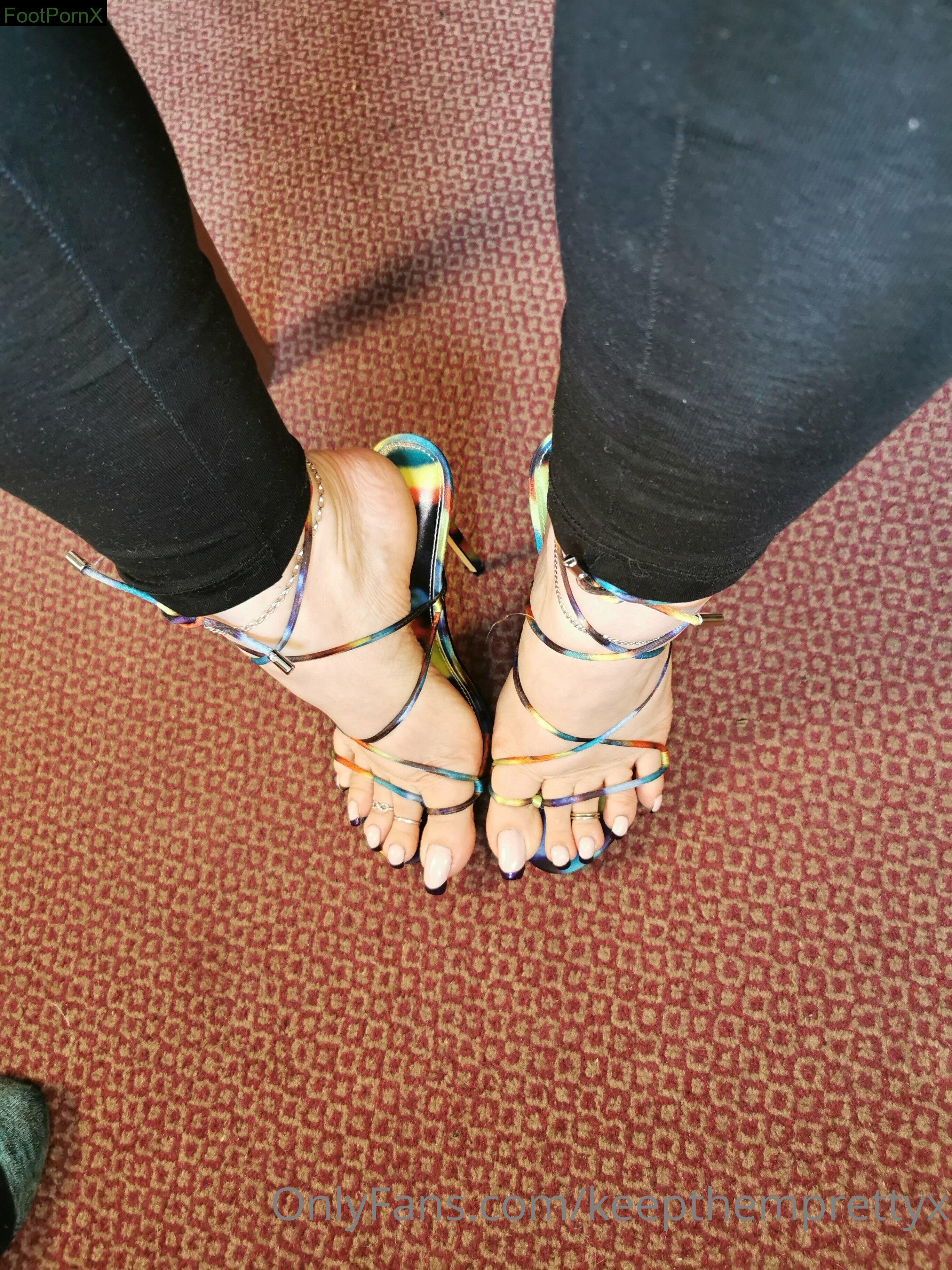 keepthemprettyx feet photo 3