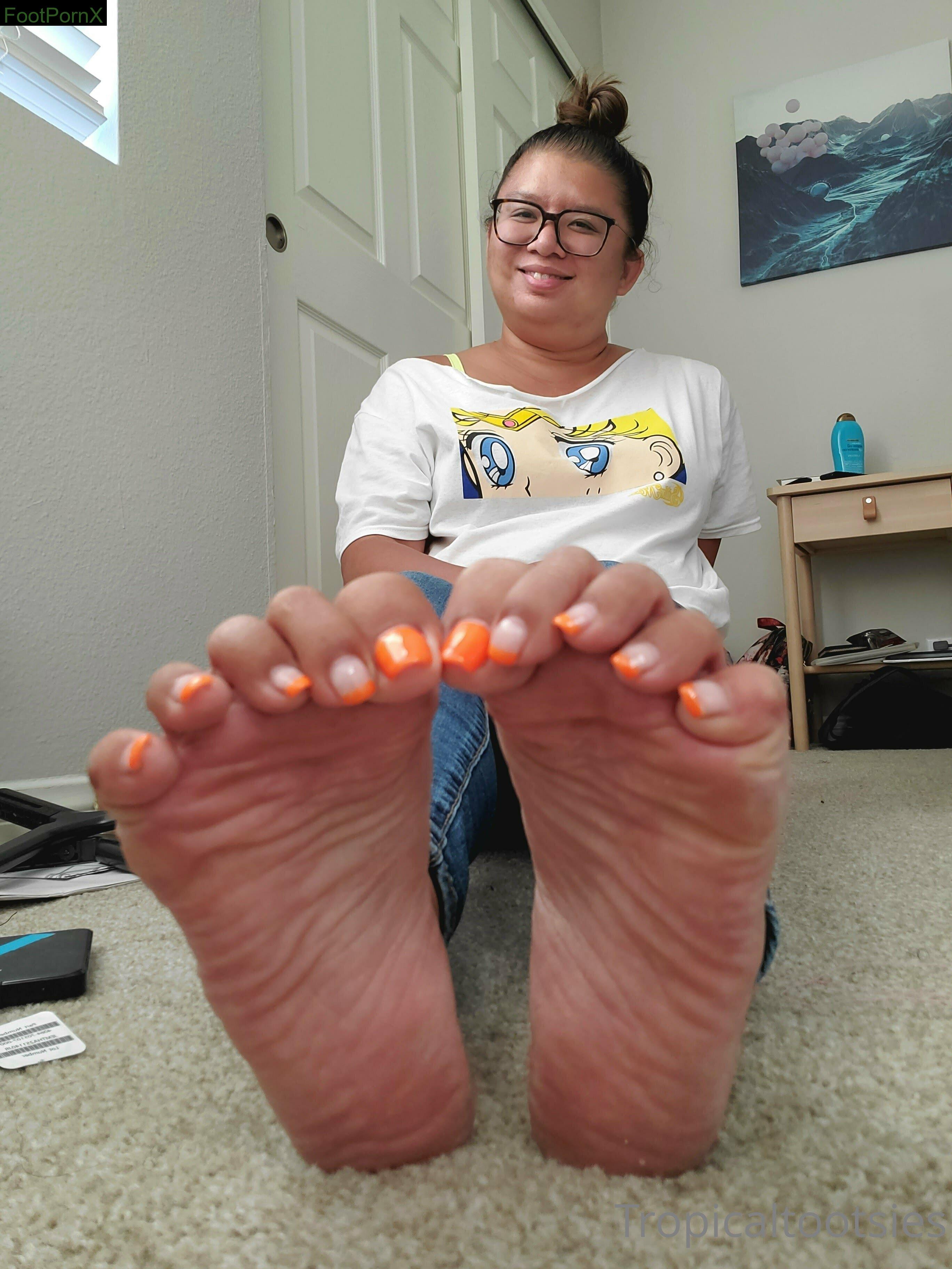 tropicaltootsies feet photo 18