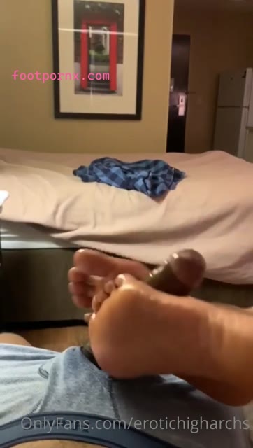 erotichigharchs latina footjob cum  9