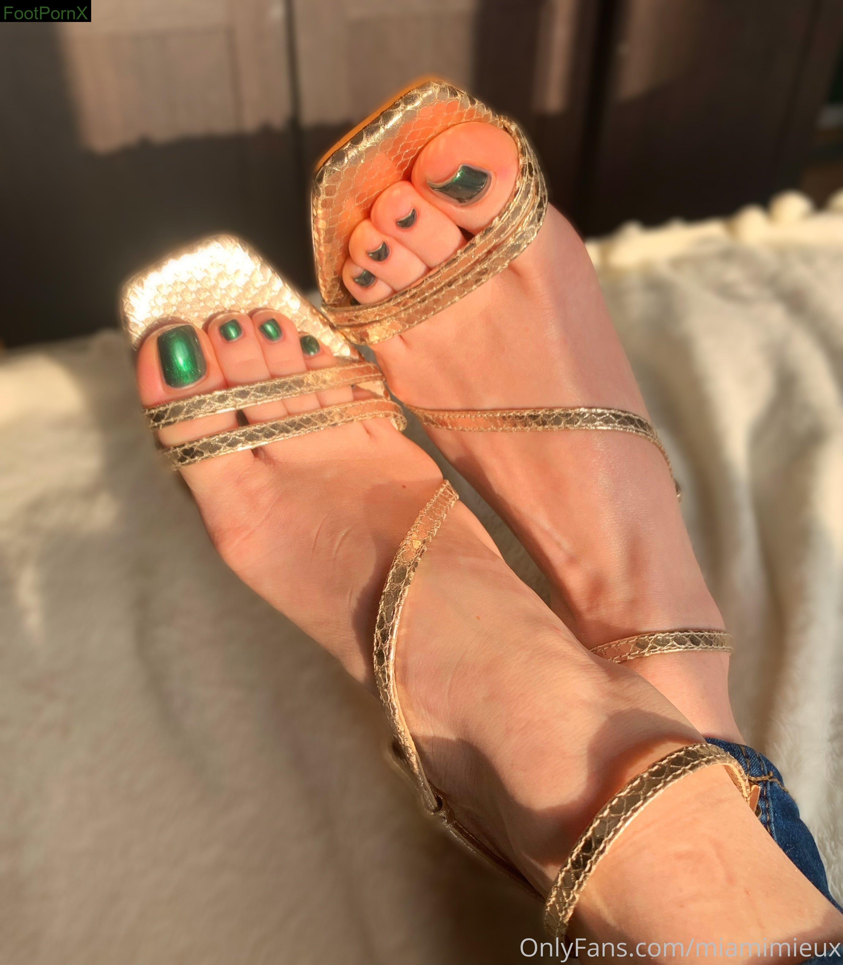 miamimieux feet photo 10