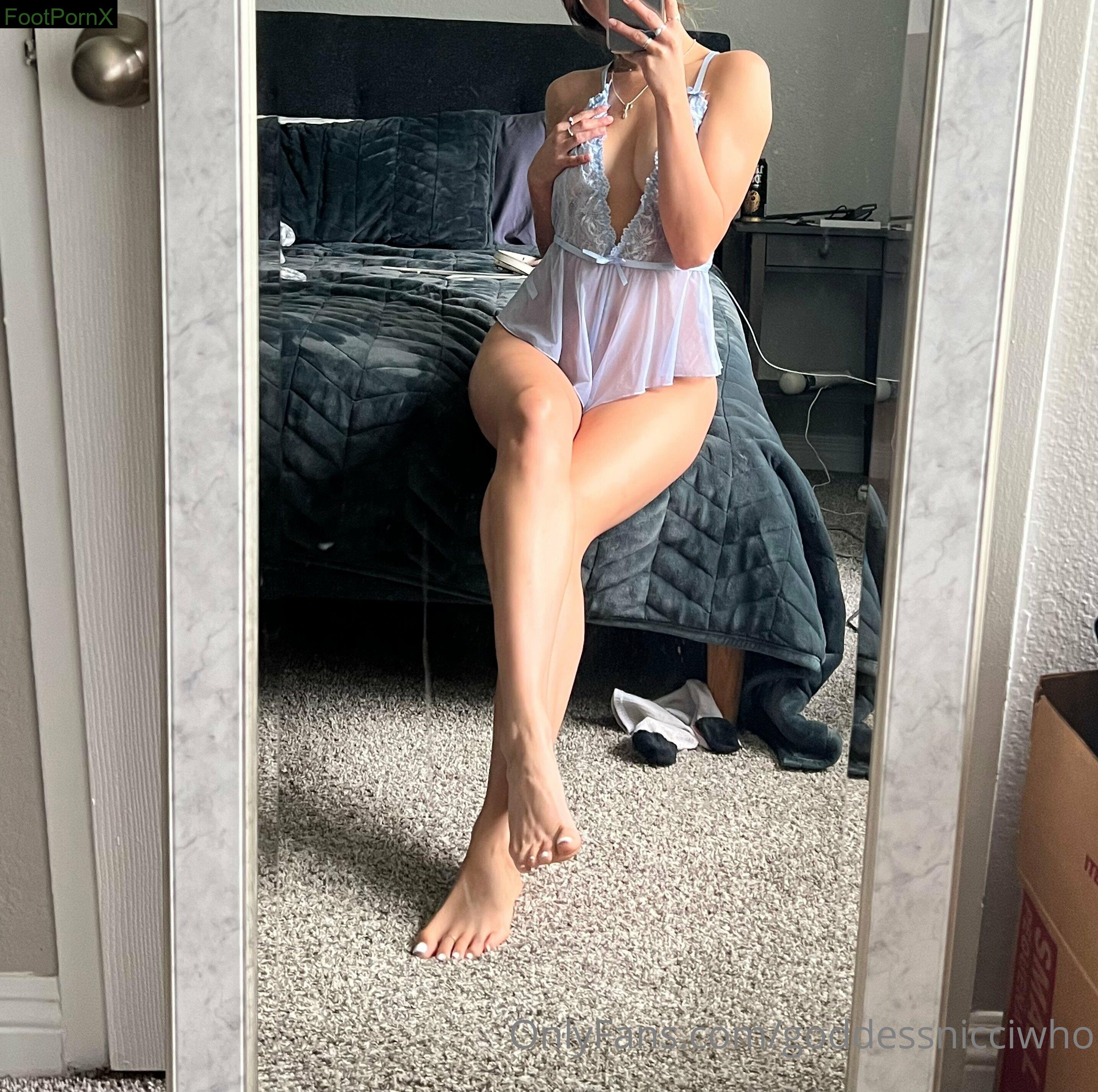 goddessnicciwho feet photo 23