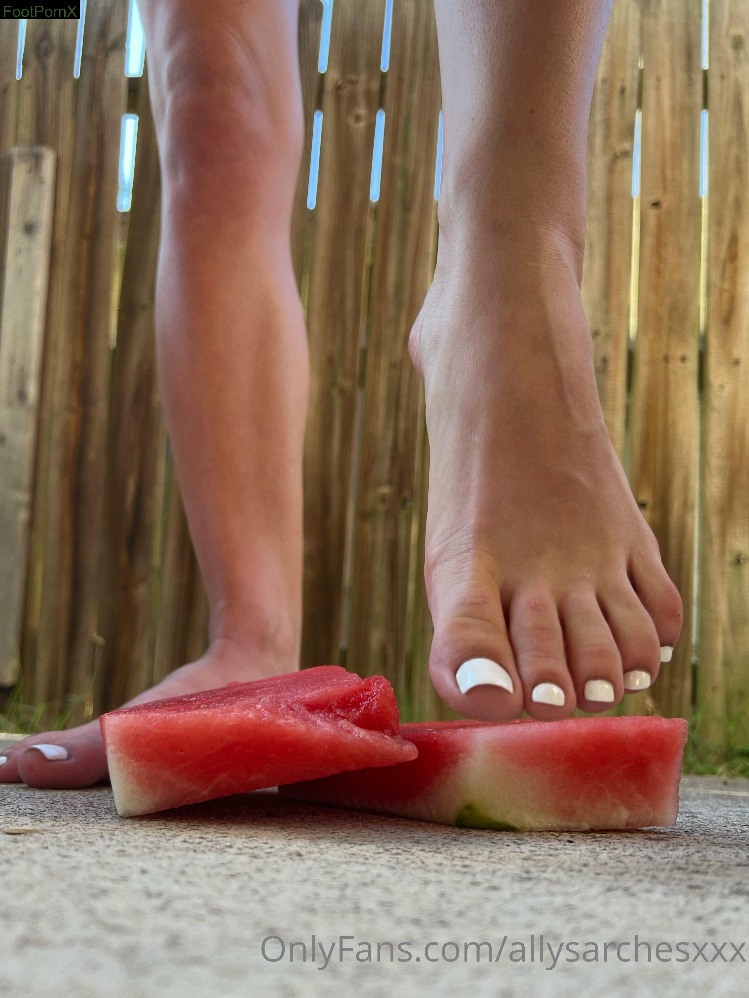 allysarchesxxx feet photo 23