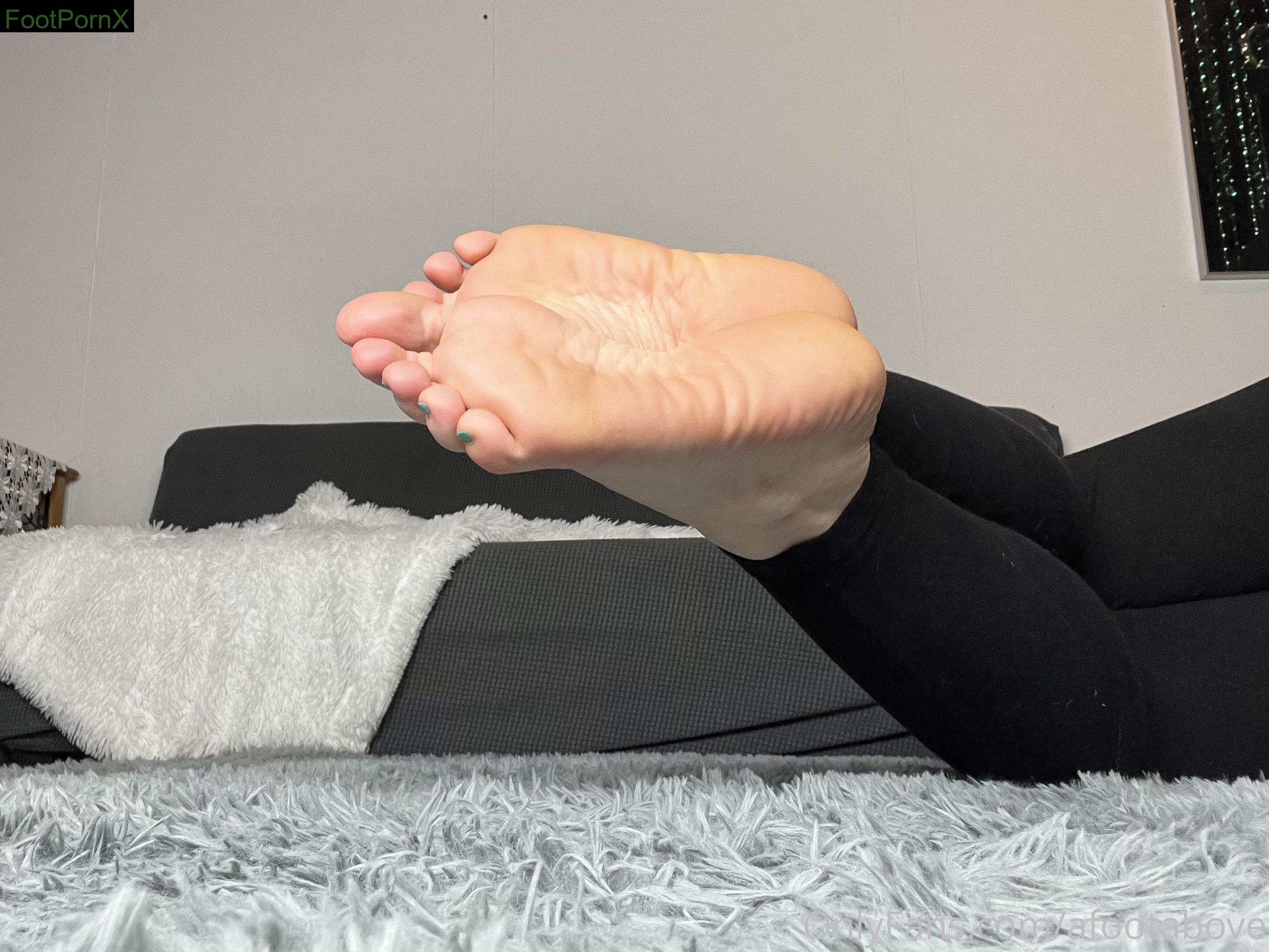 afootabove feet photo 15