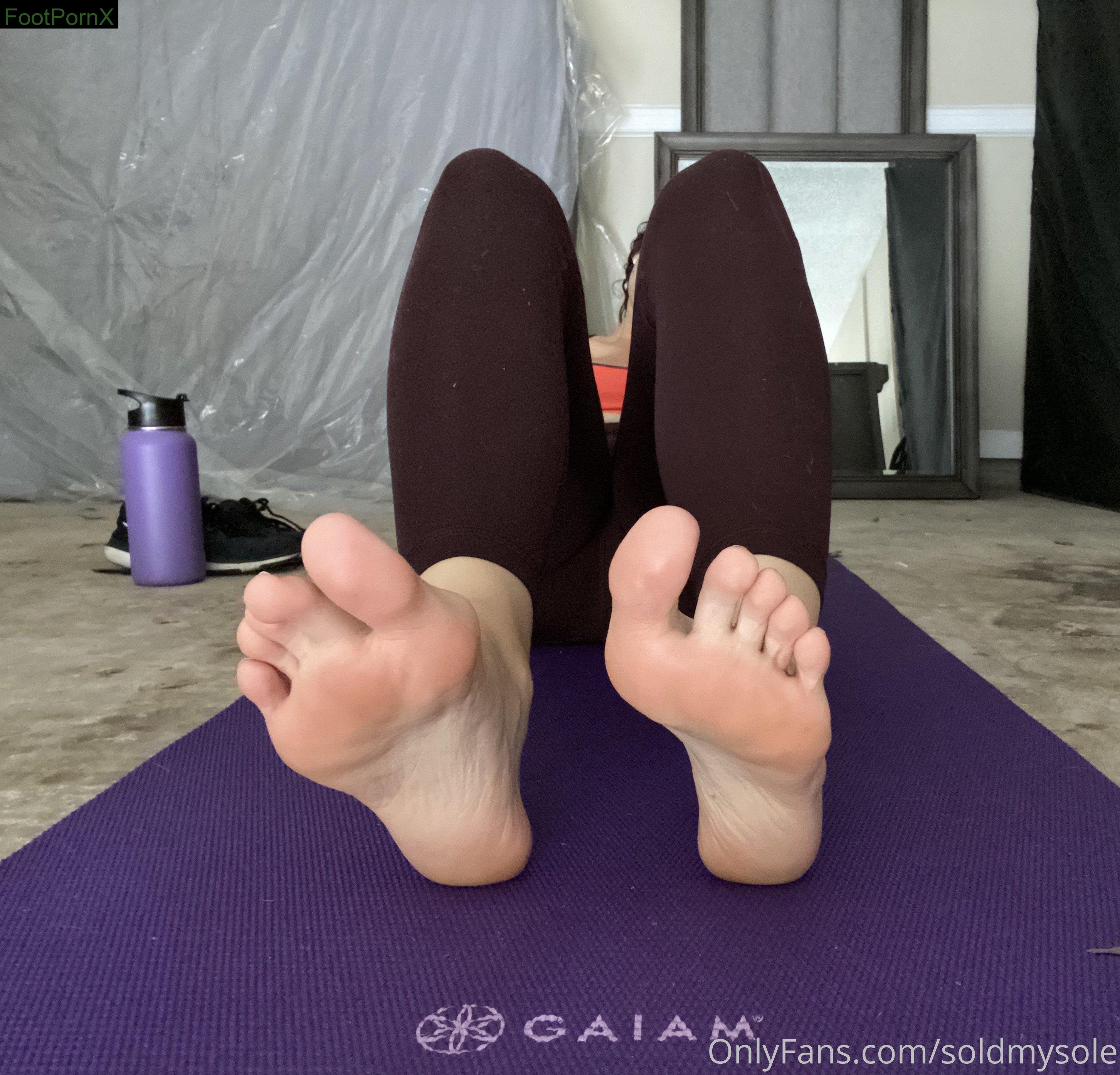 SellMySole - Liv feet photo 22