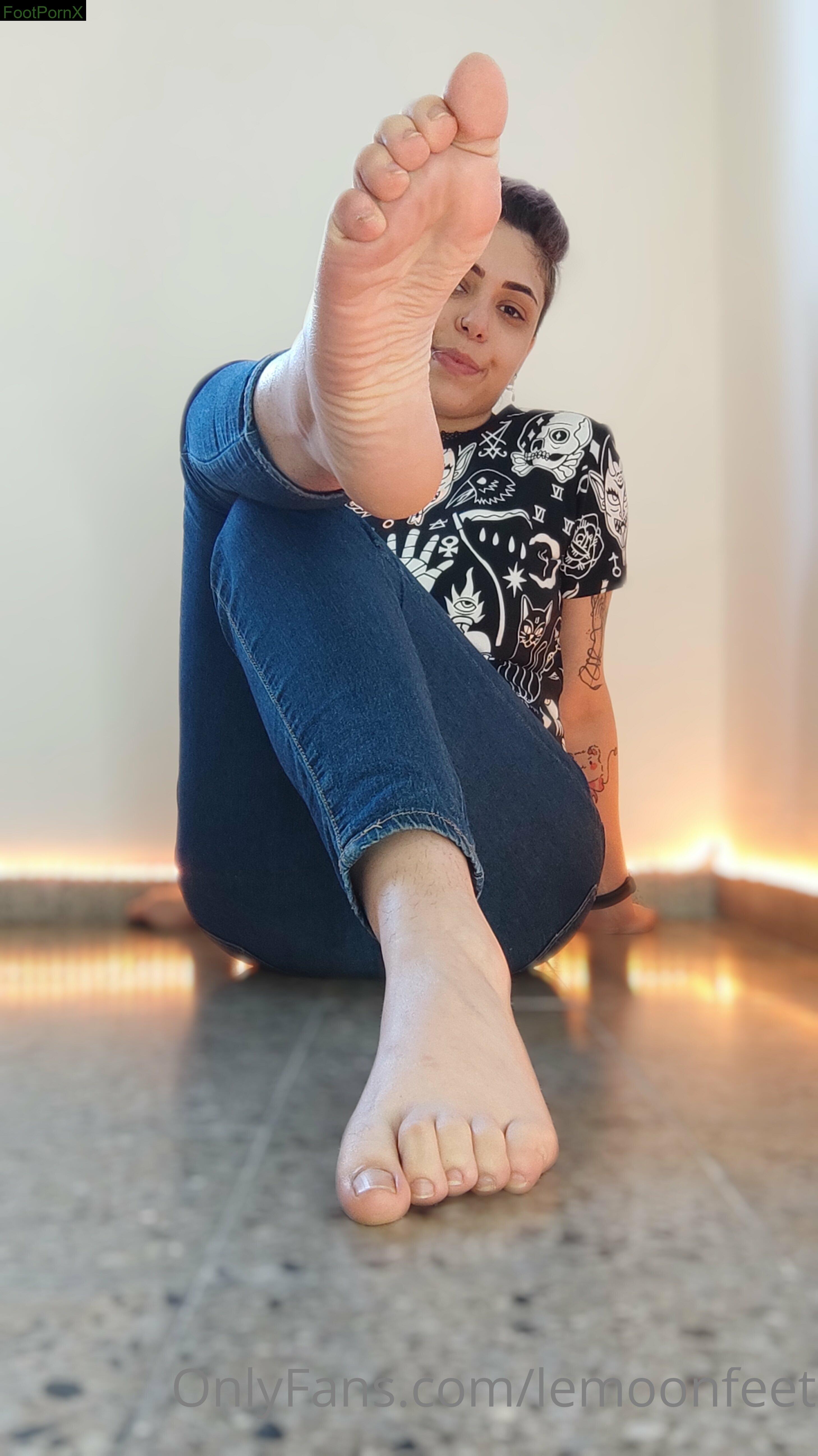 lemoonfeet feet photo 14
