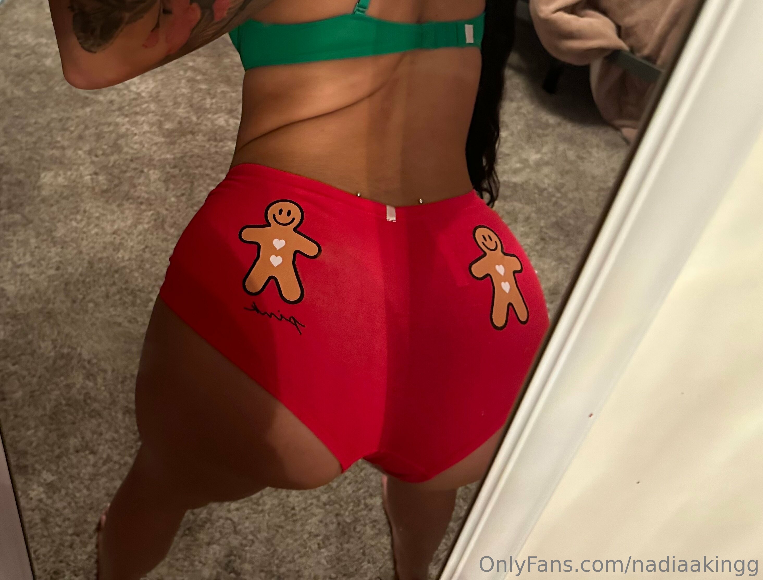 nadiaakingg feet photo 8