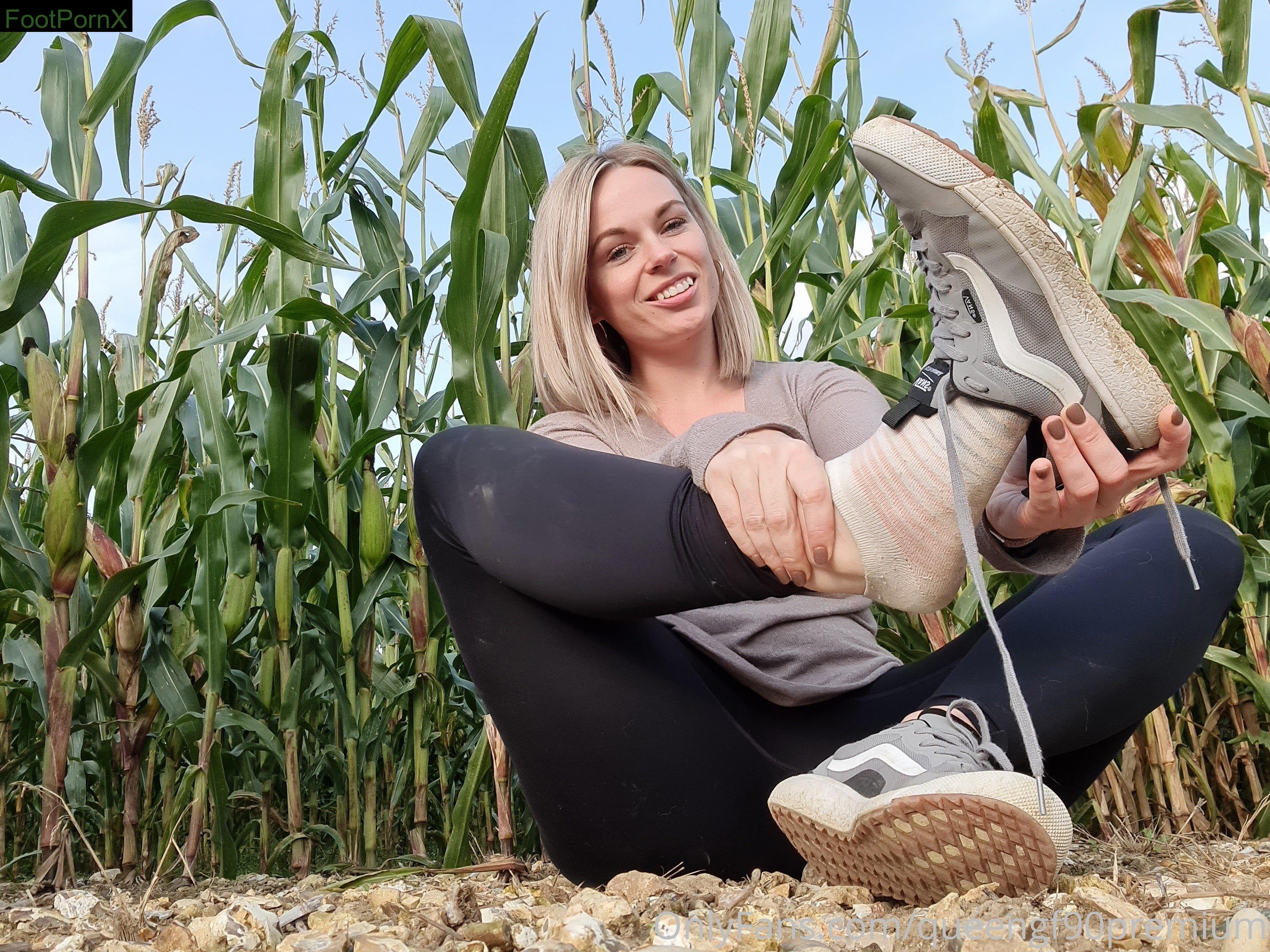 queengf90premium feet photo 19