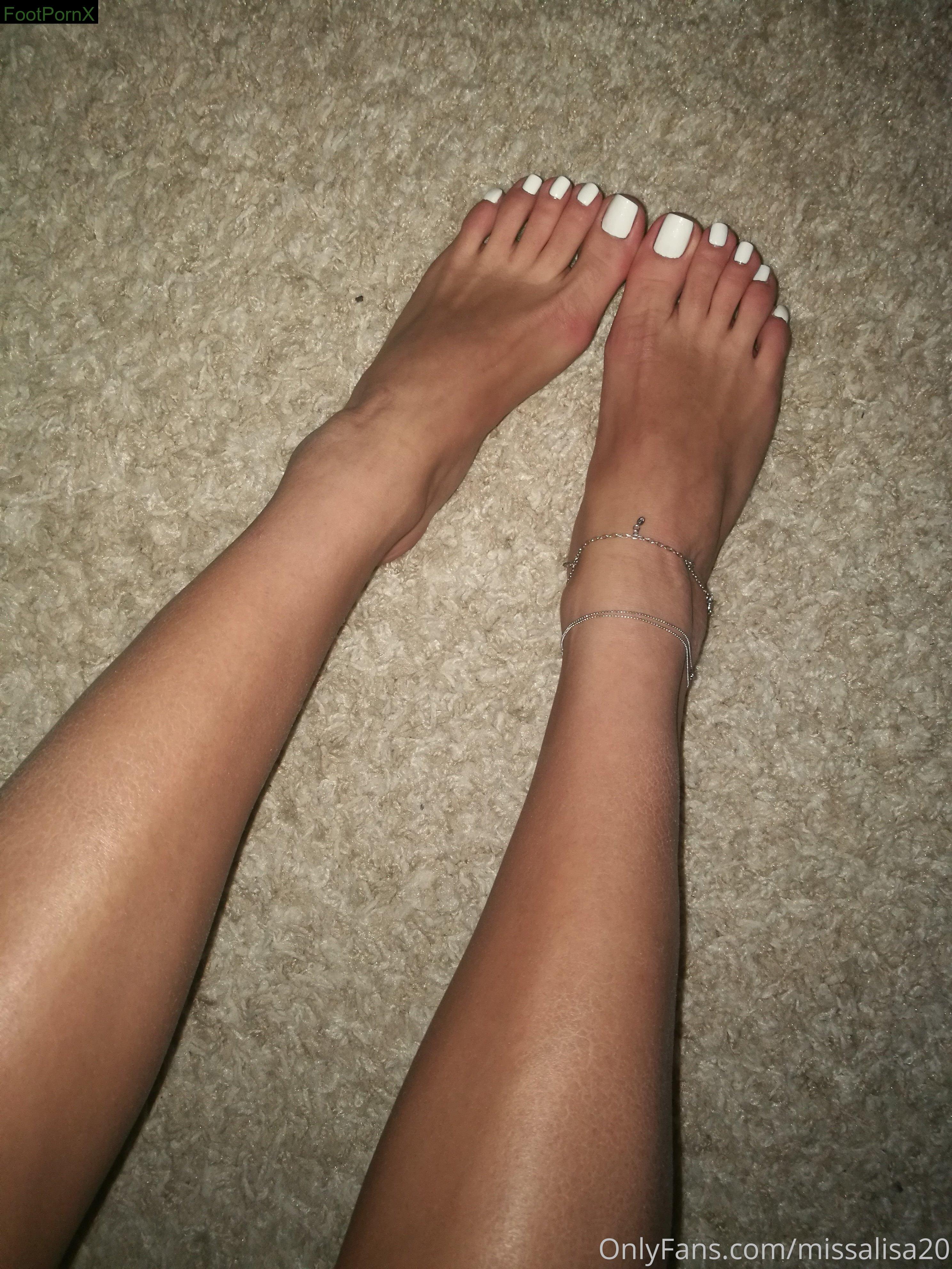 missalisa20 feet photo 19