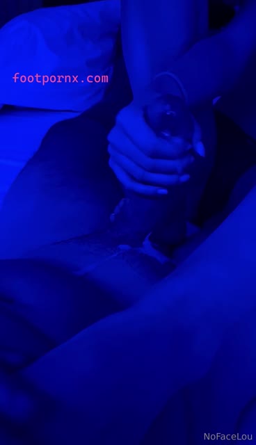 no.face.lou.vip footjob pretty white toes 5