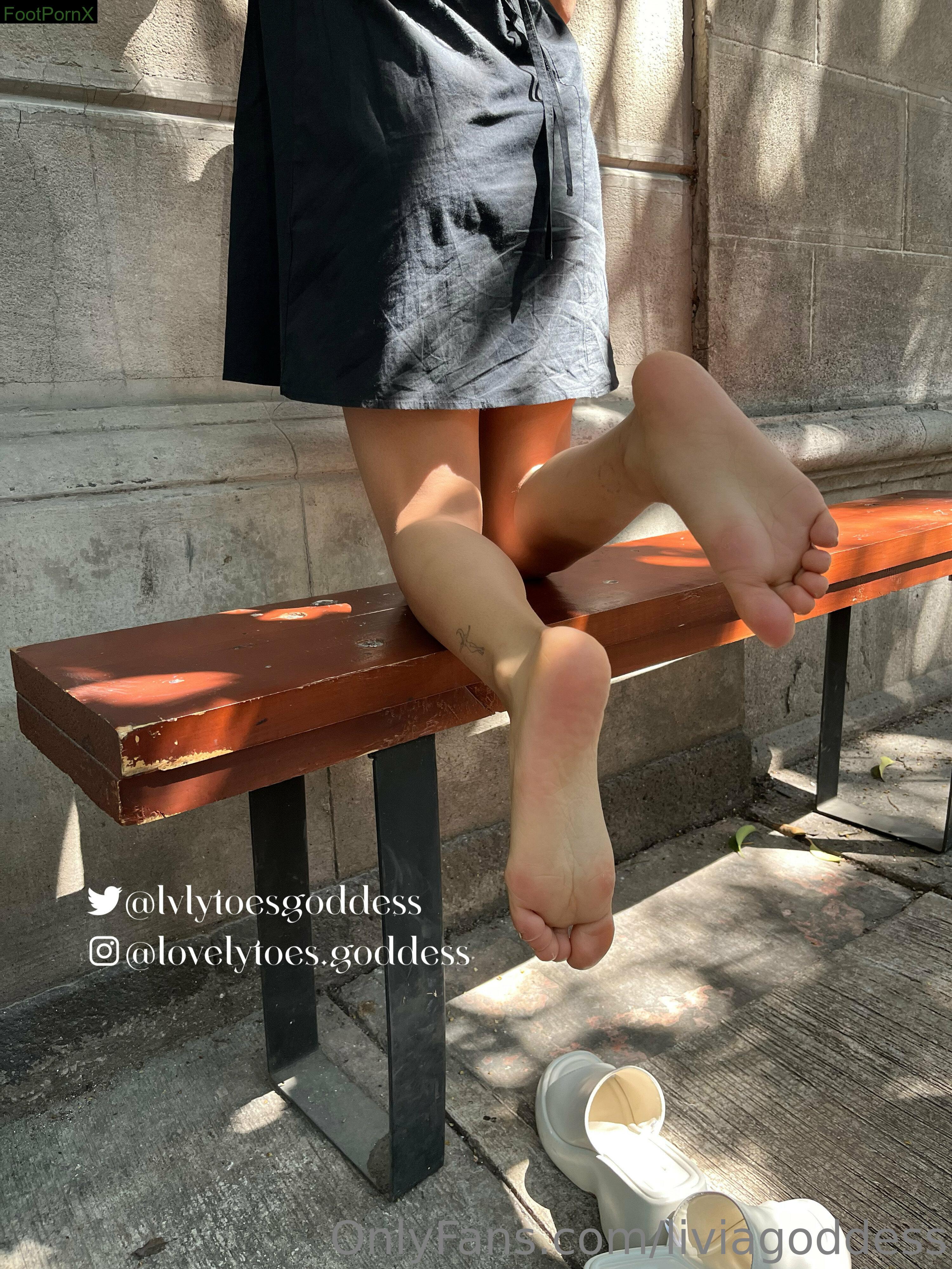 liviagoddess feet photo 21