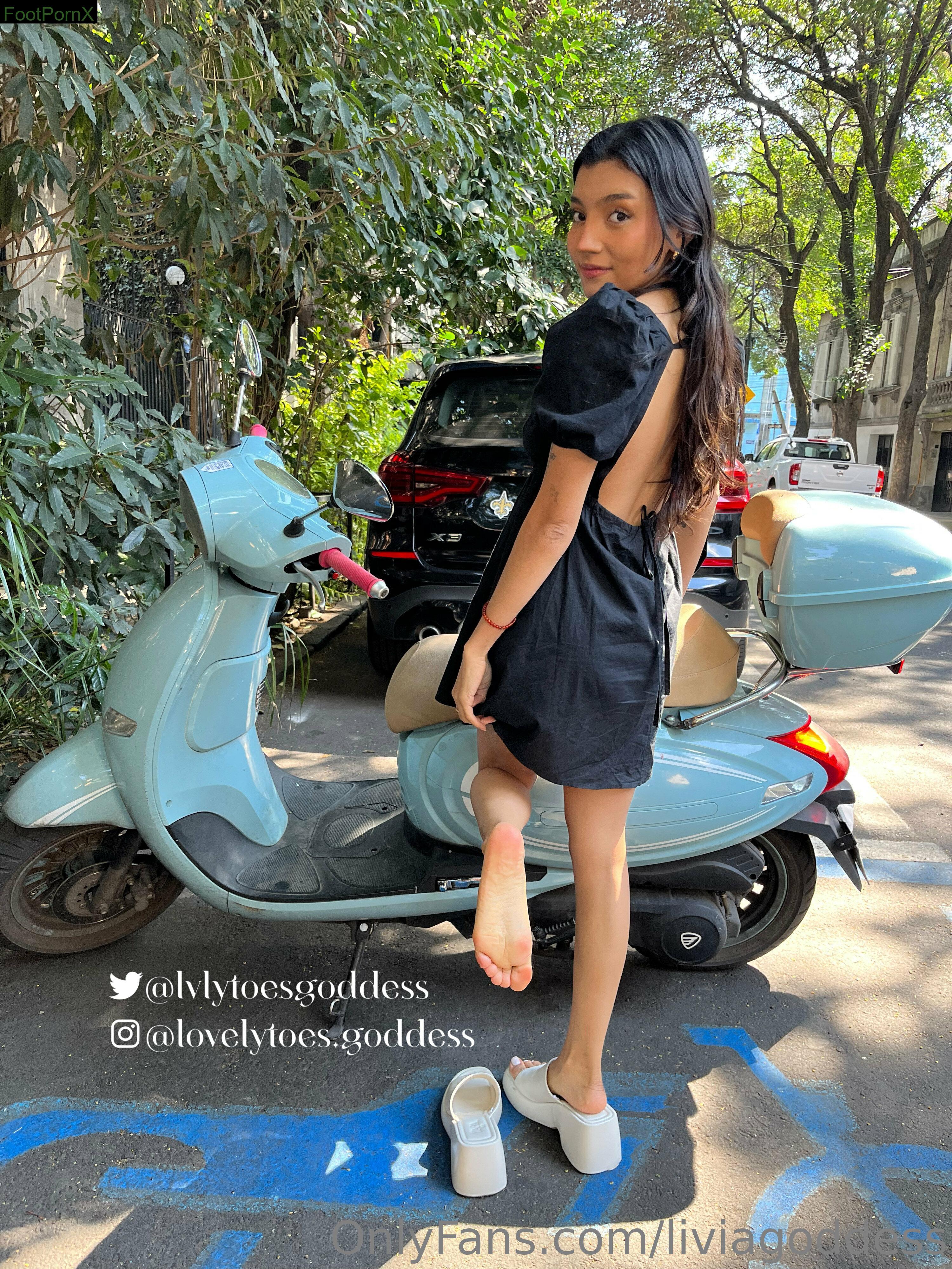 liviagoddess feet photo 19