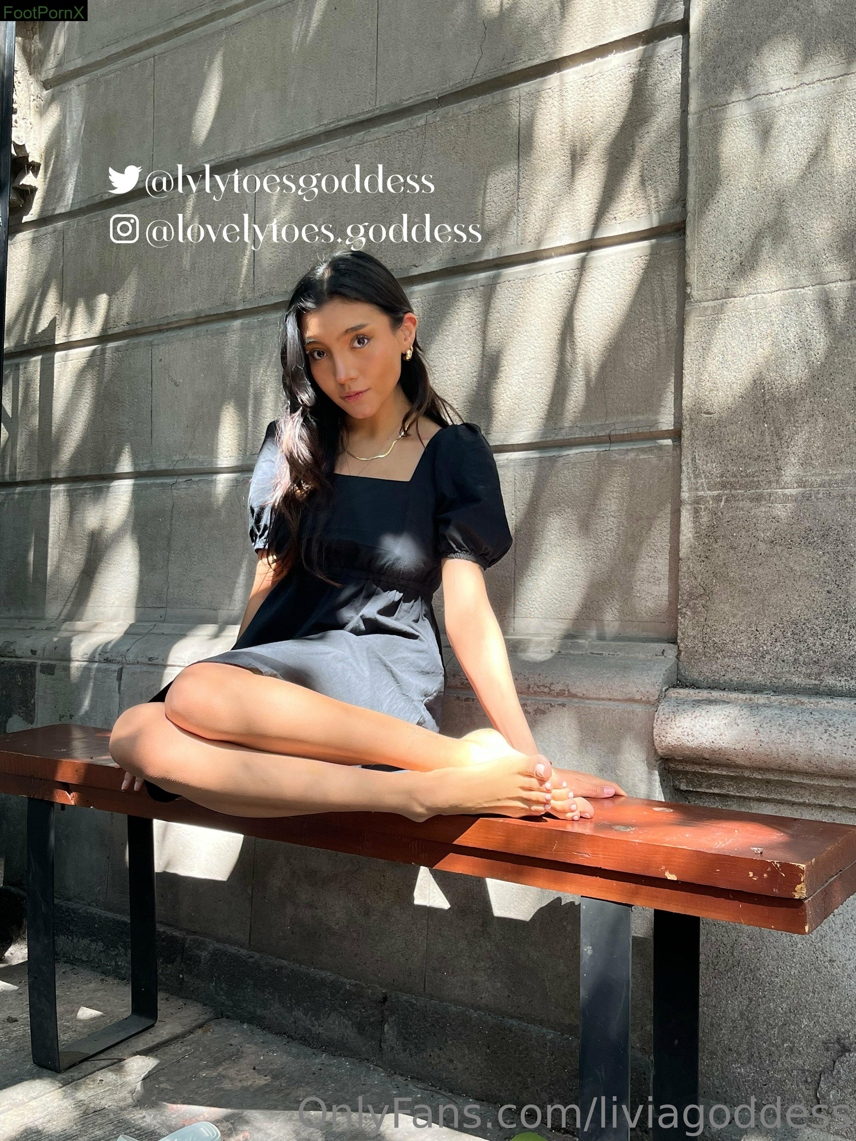 liviagoddess feet photo 22