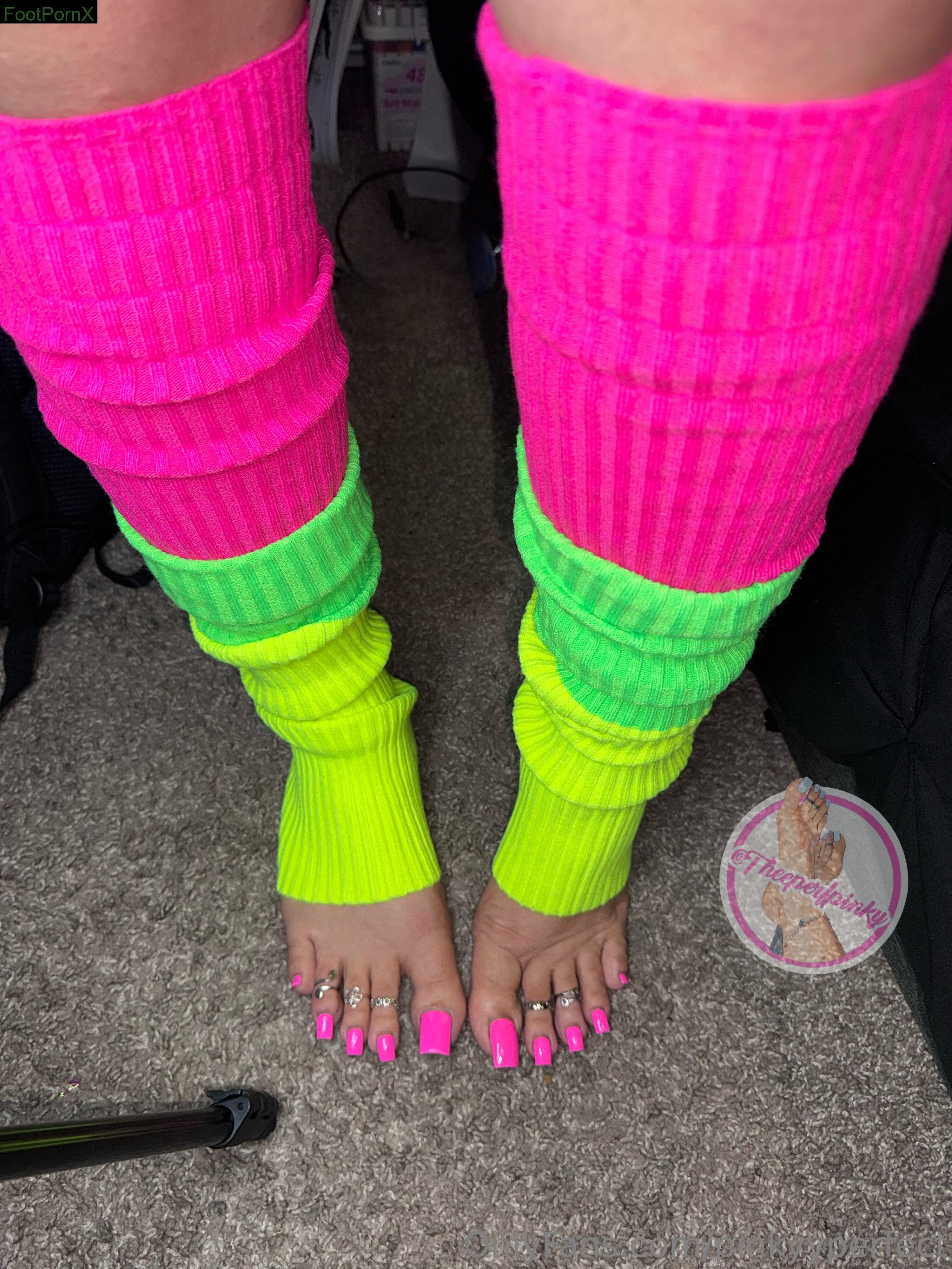 pinkyyperfect feet photo 20