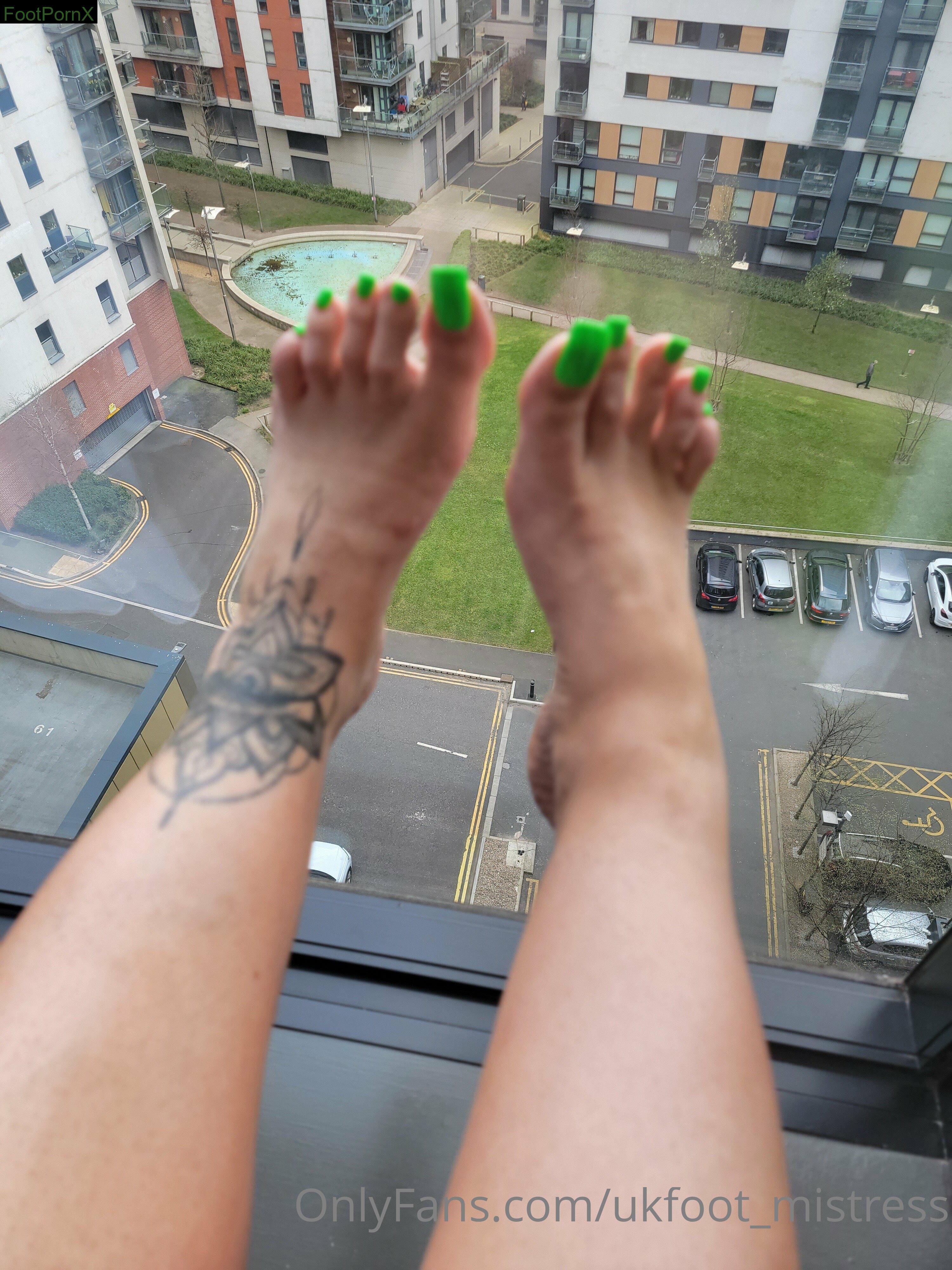 ukfoot_mistress feet photo 19