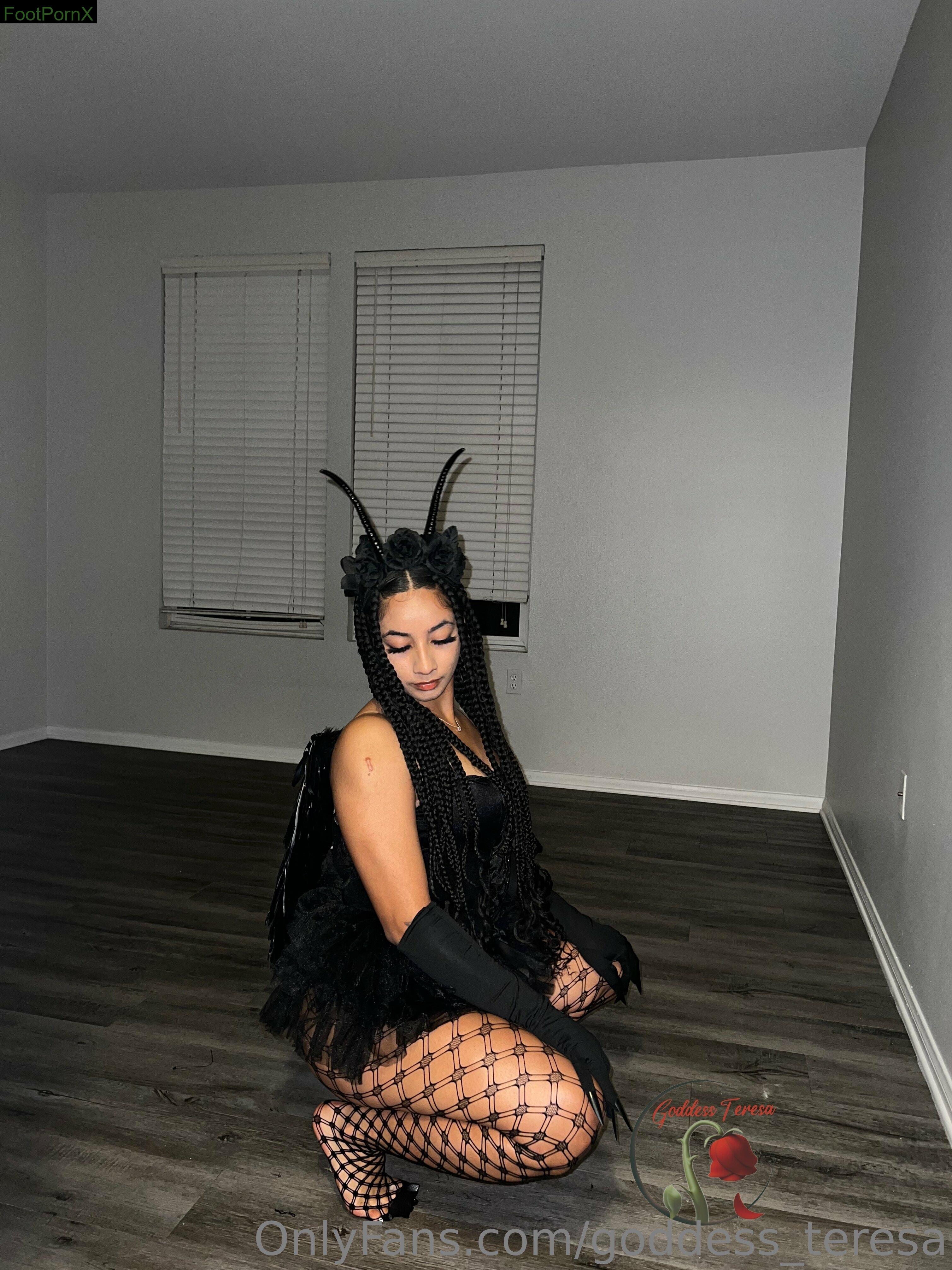 goddess_teresa feet photo 22