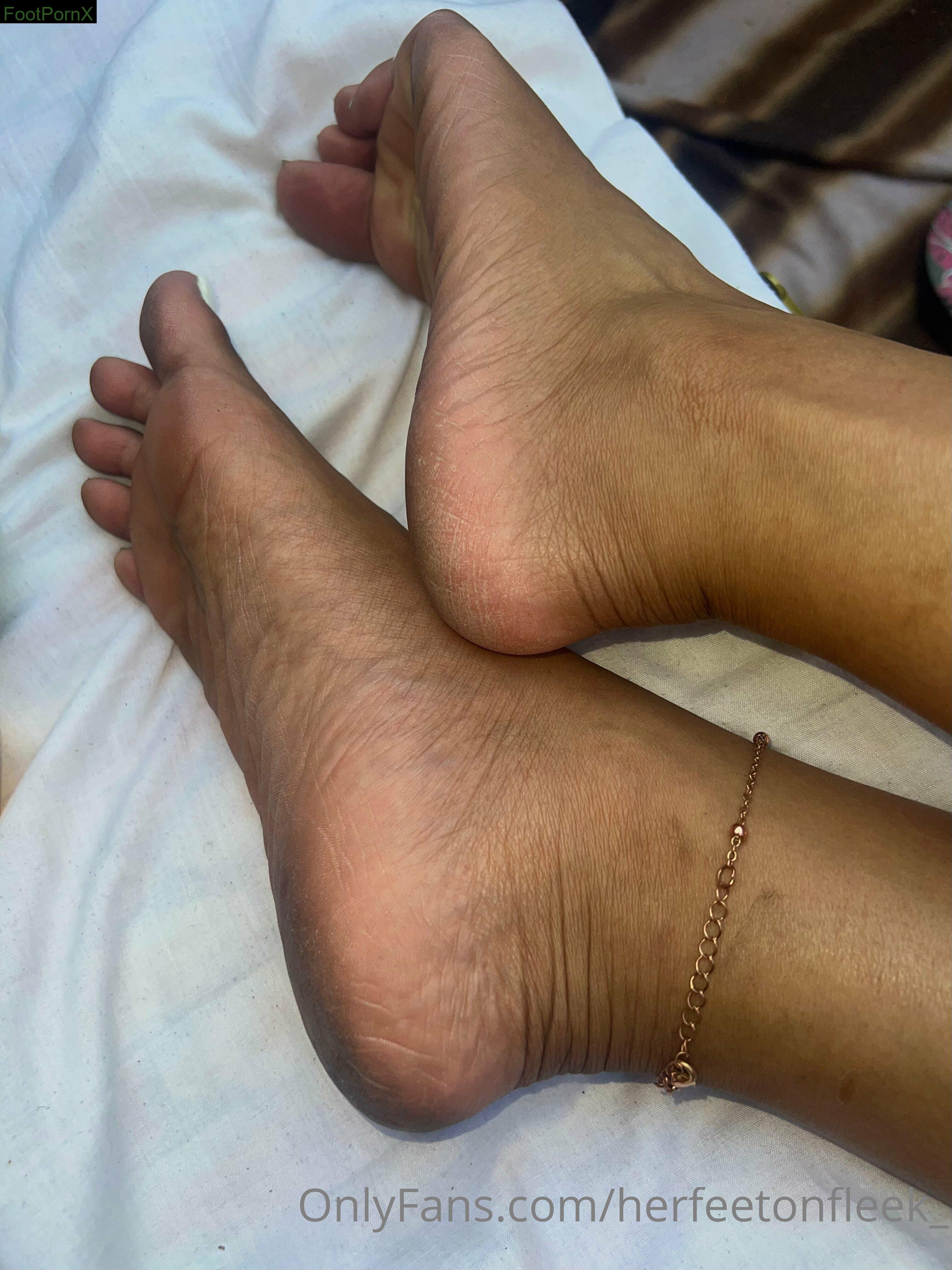 herfeetonfleek_ feet photo 4