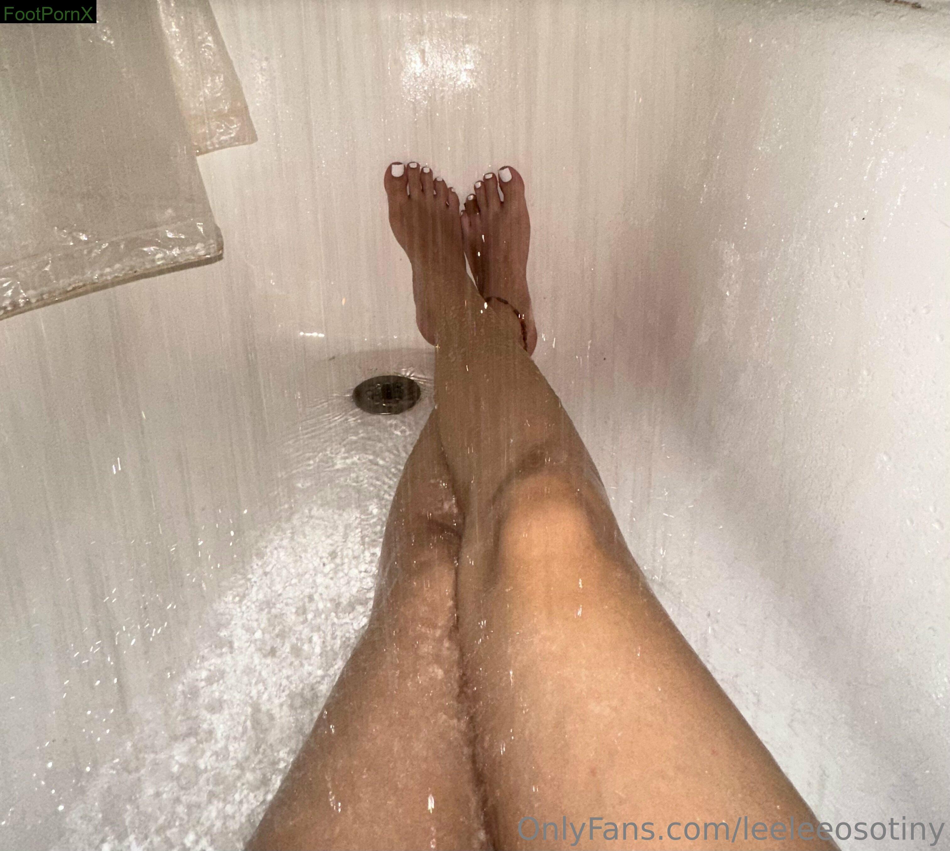 leeleeosotiny feet photo 22