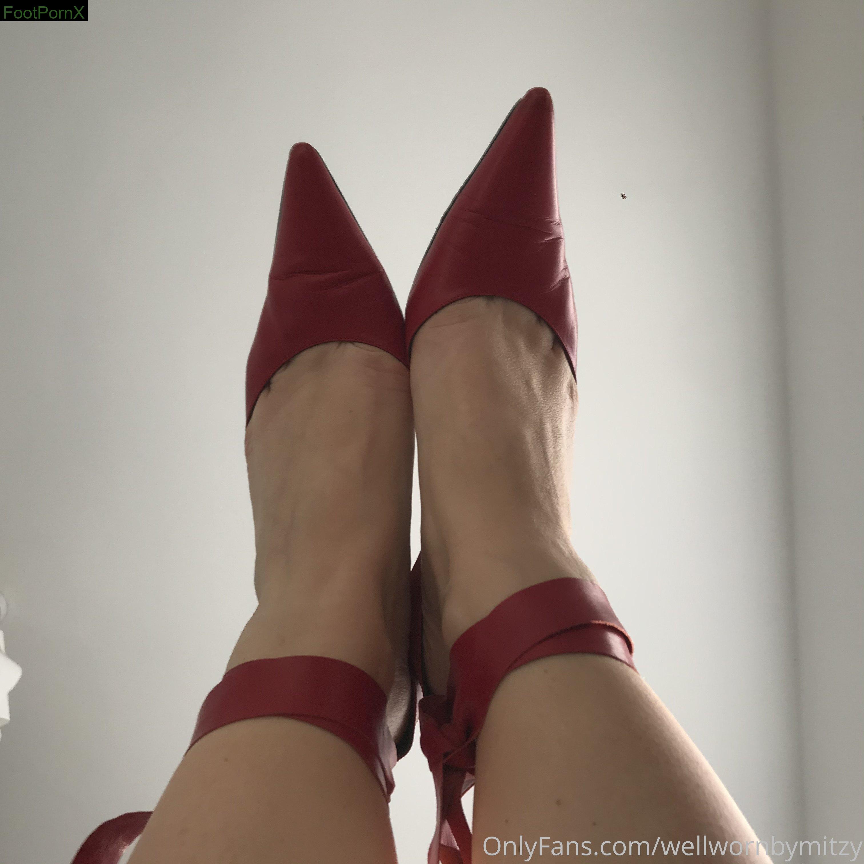 wellwornbymitzy feet photo 15