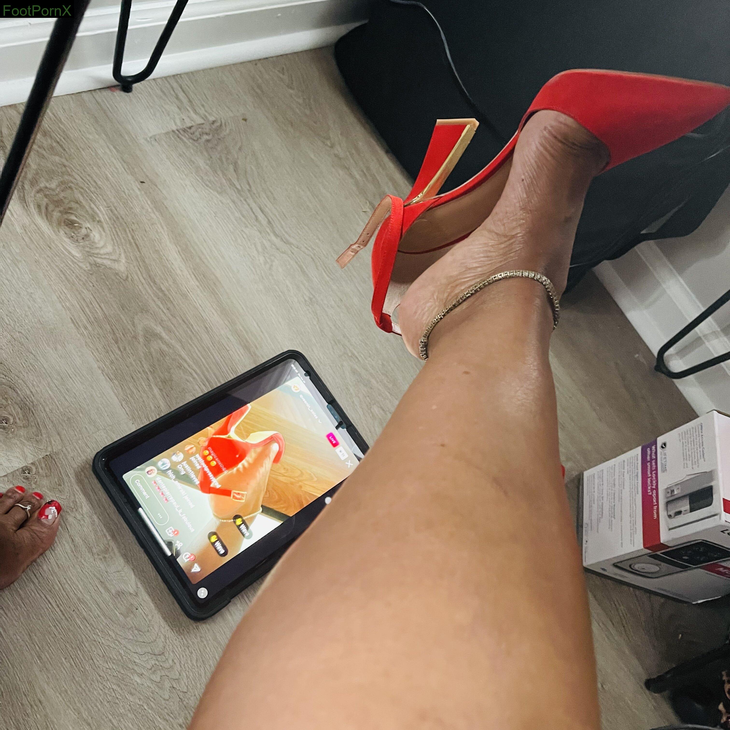 queenin_feet feet photo 13