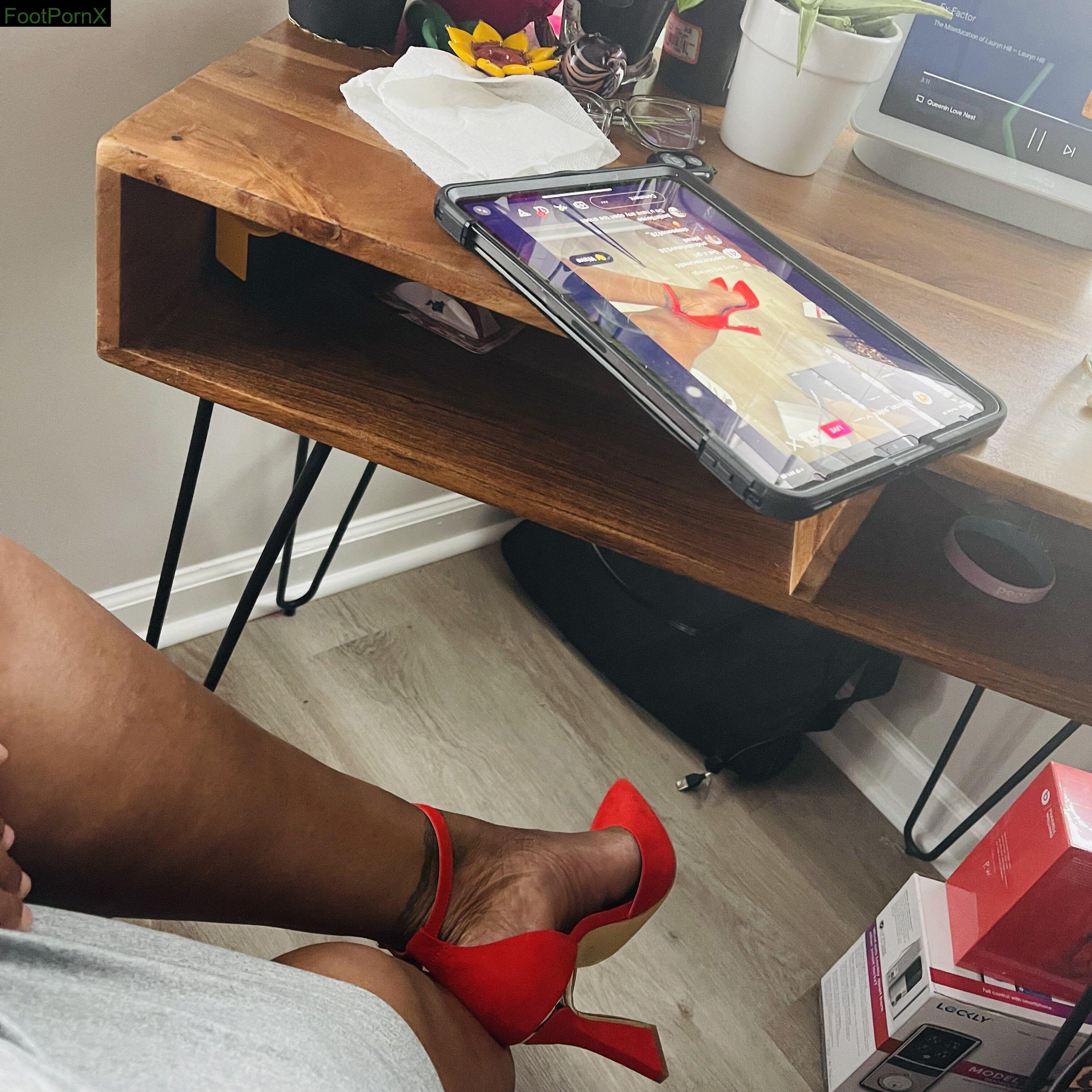 queenin_feet feet photo 12