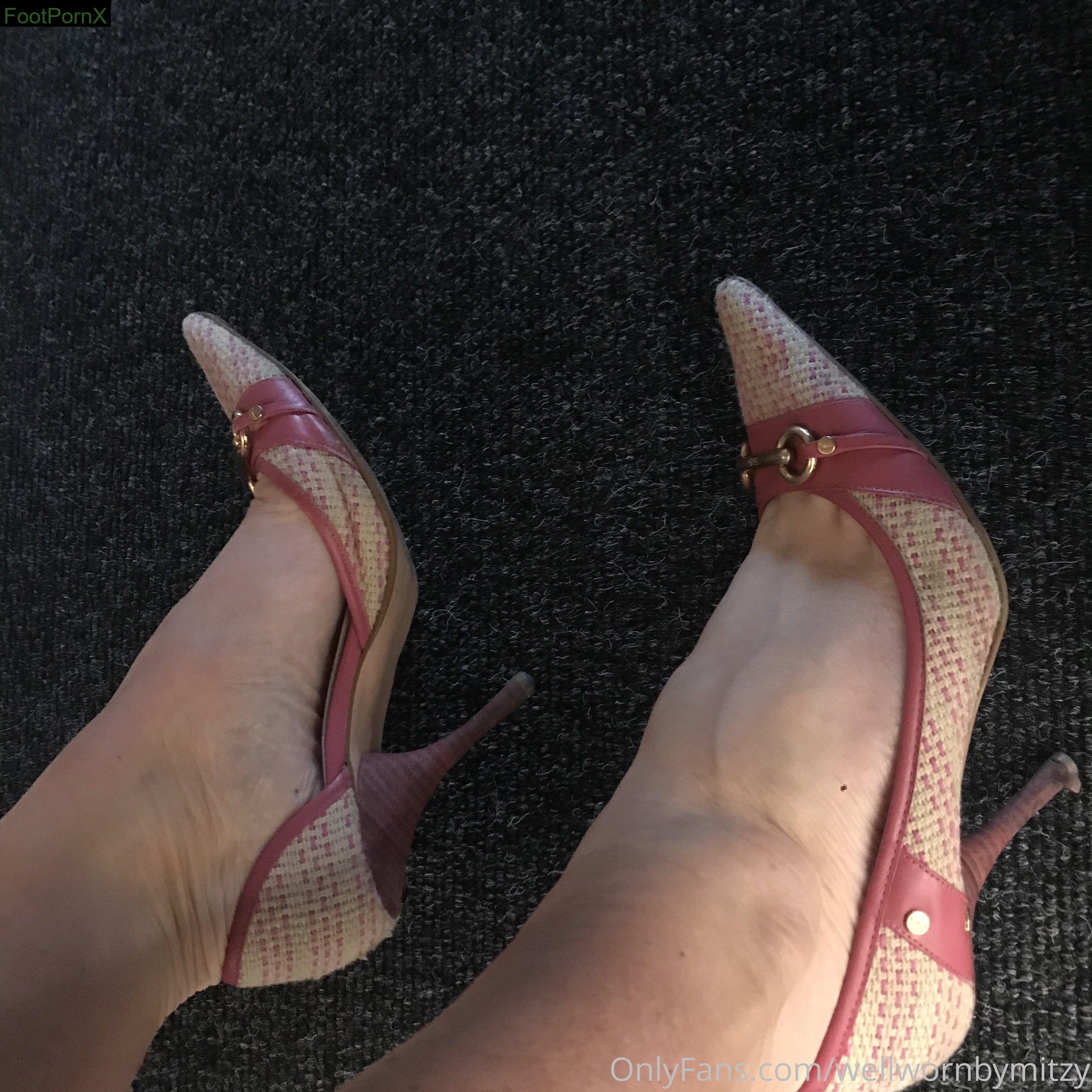 wellwornbymitzy feet photo 21
