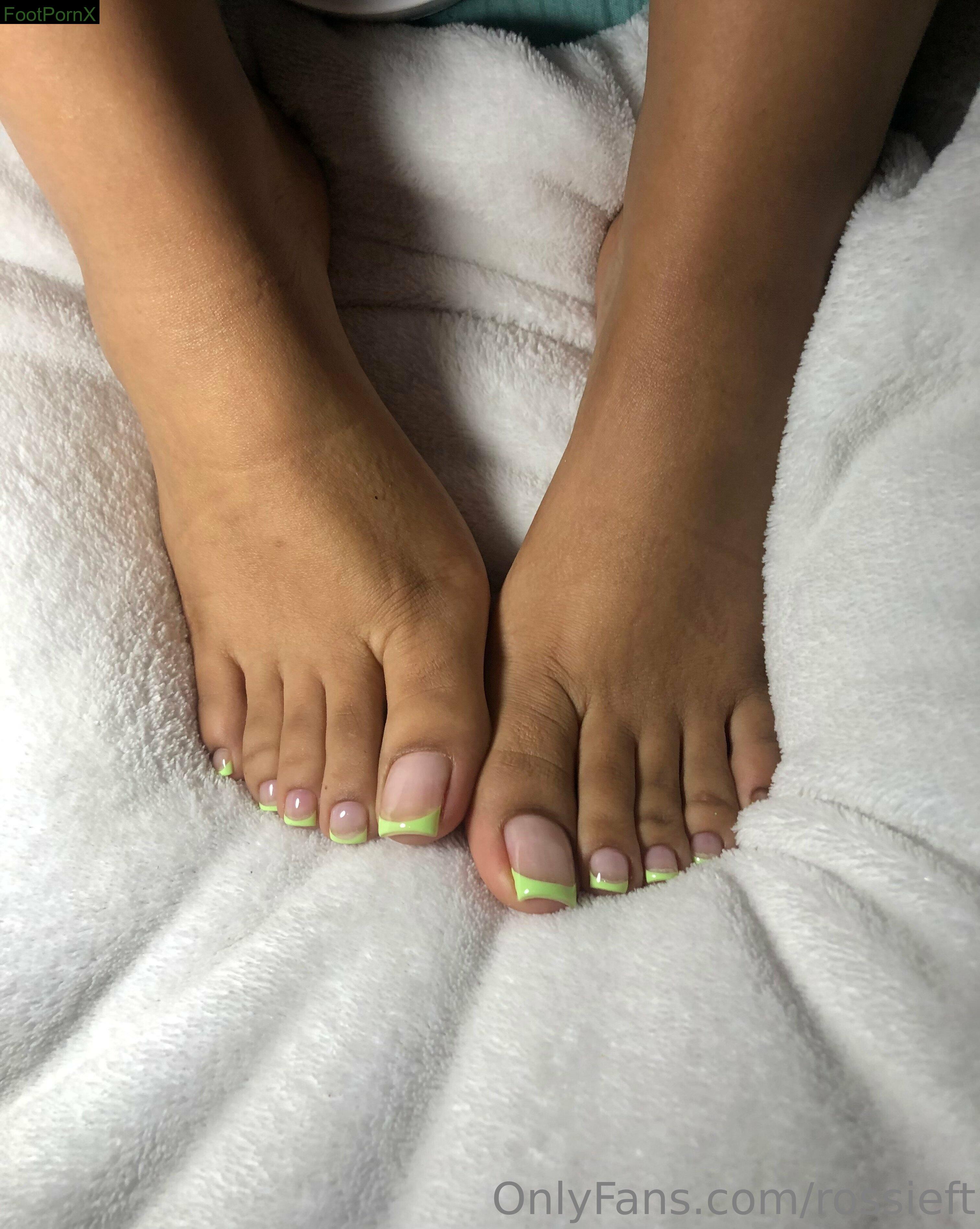 rossieft feet photo 14
