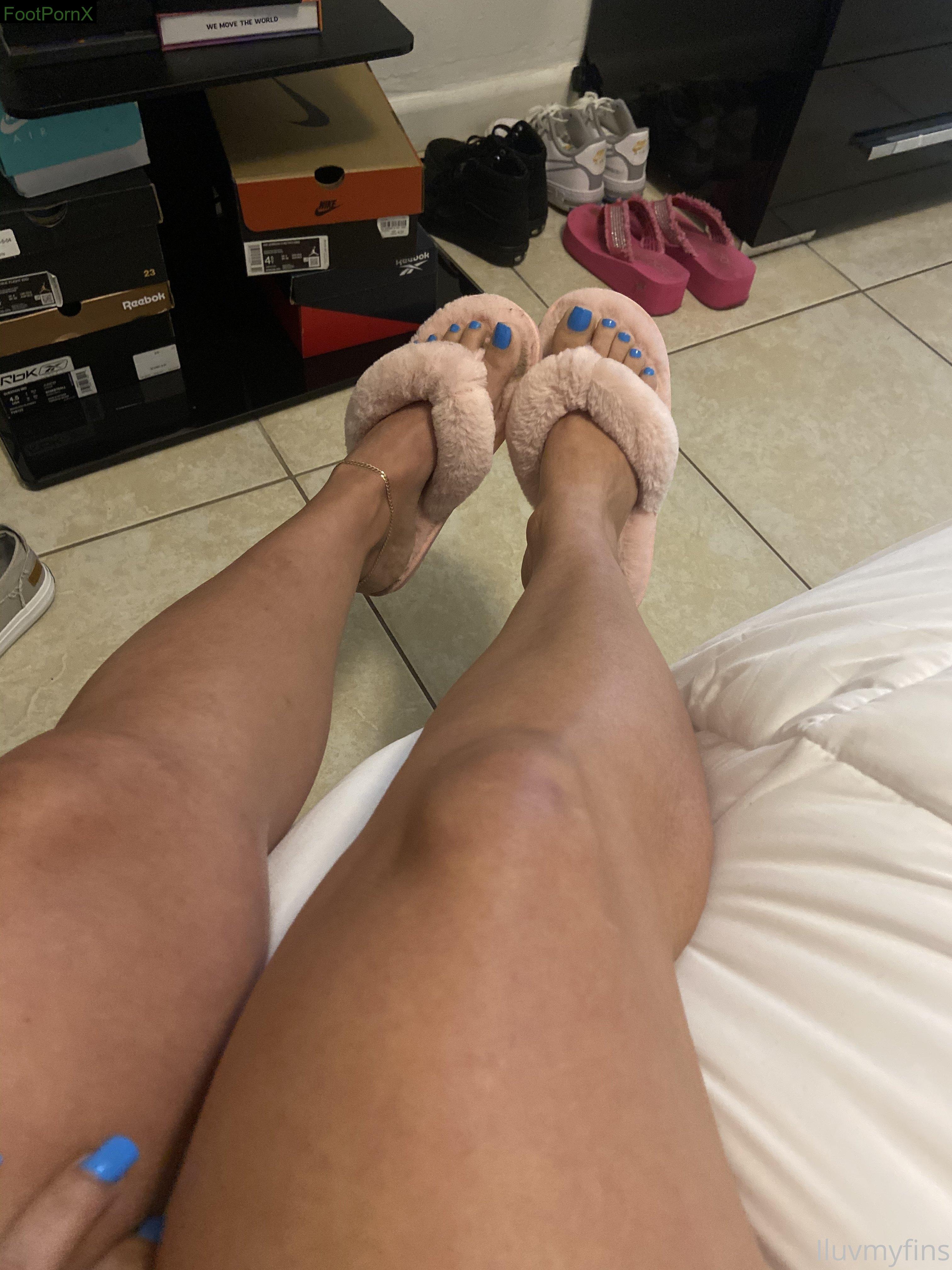 iluvmyfins feet photo 4