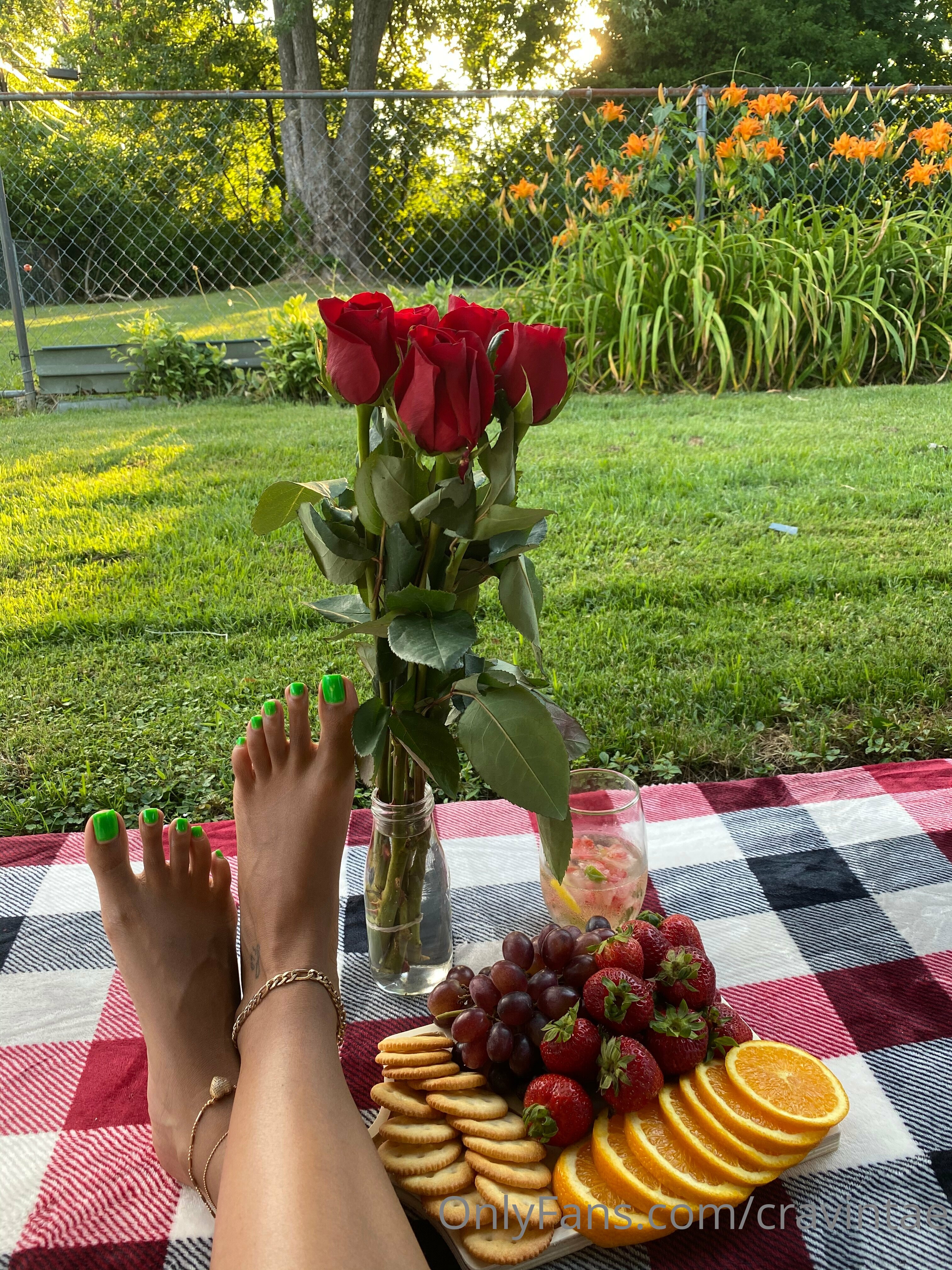 cravintae feet photo 7