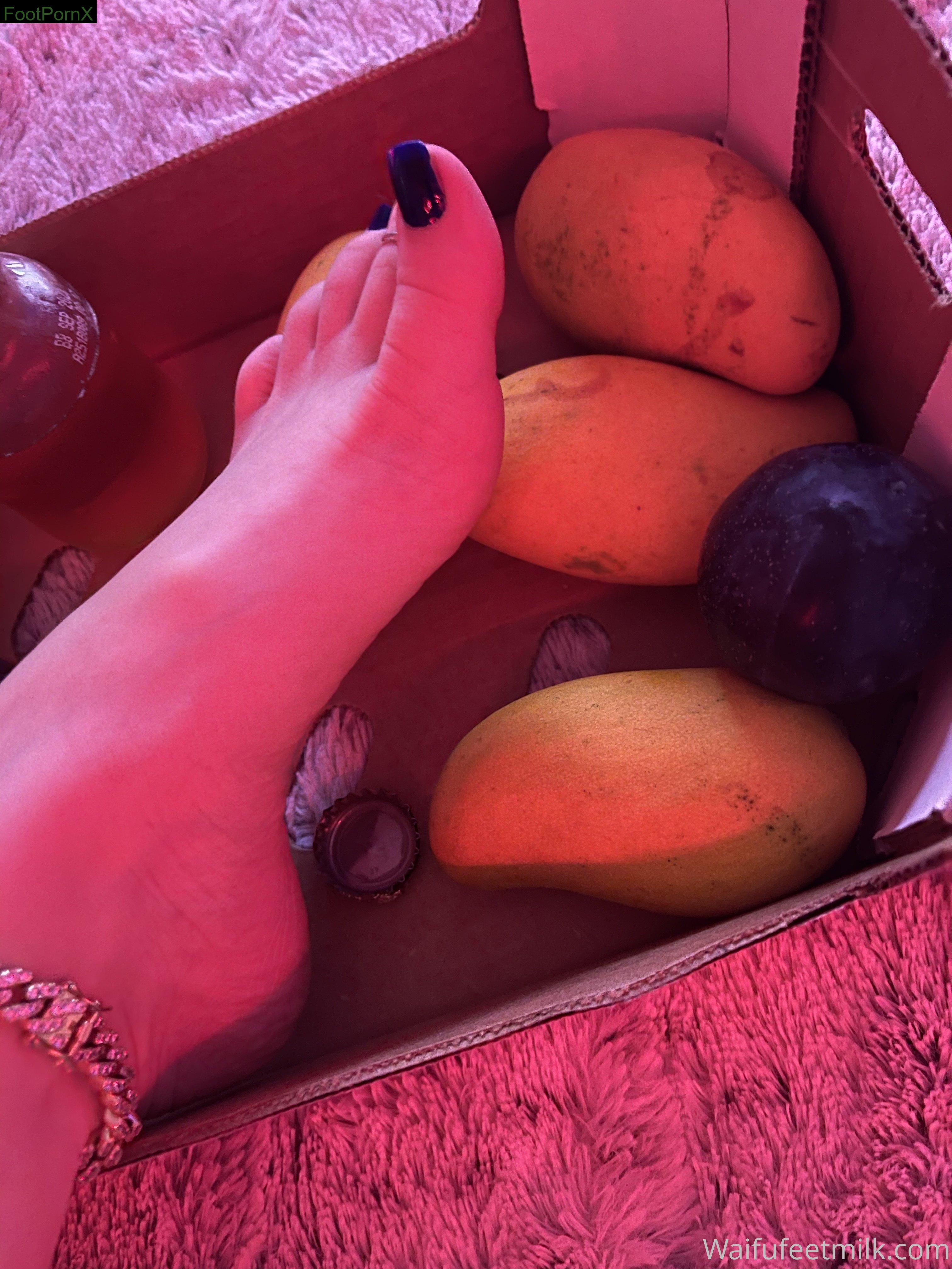 waifufeetmilk feet photo 8