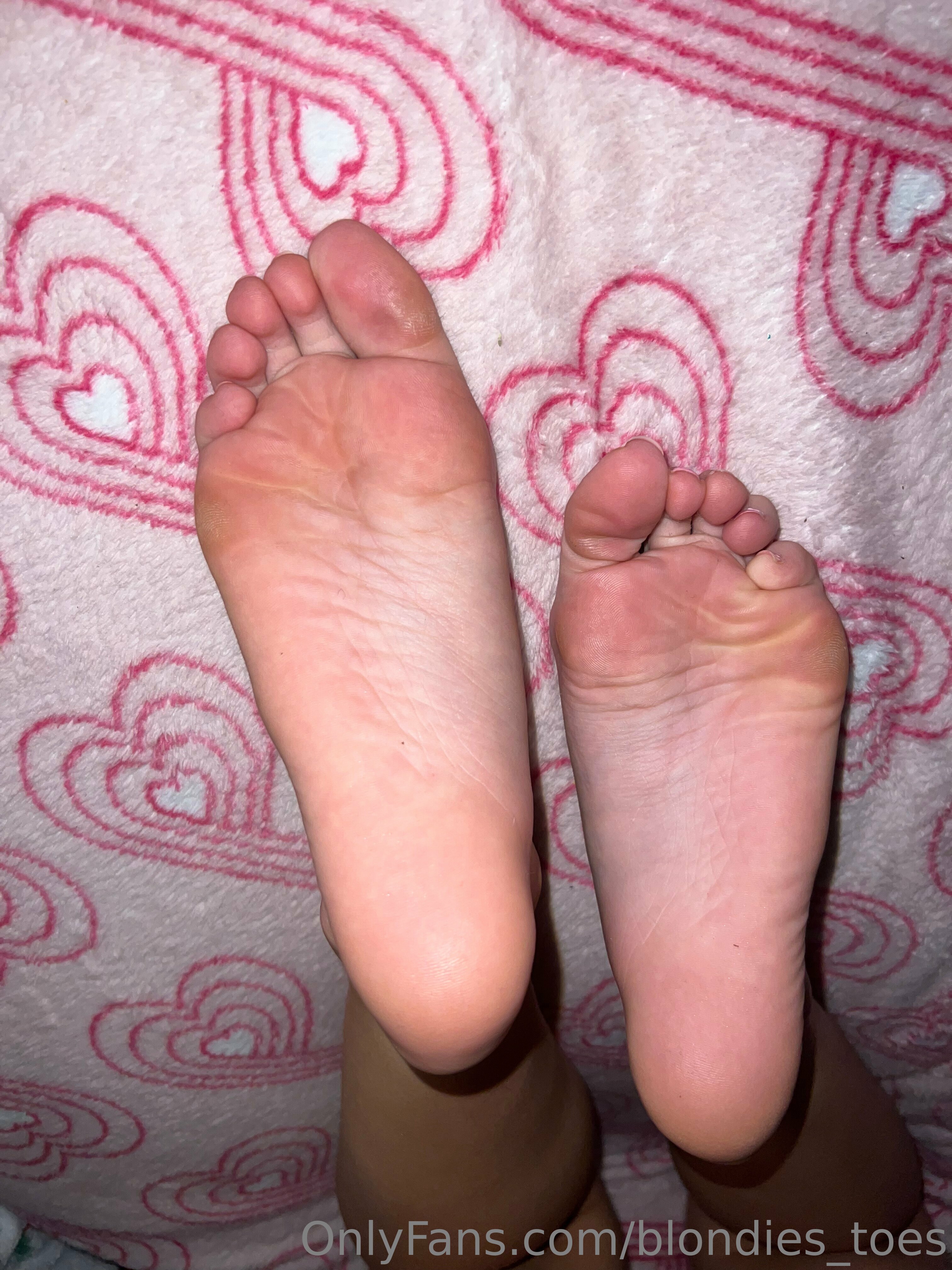 brees_feet1 feet photo 1