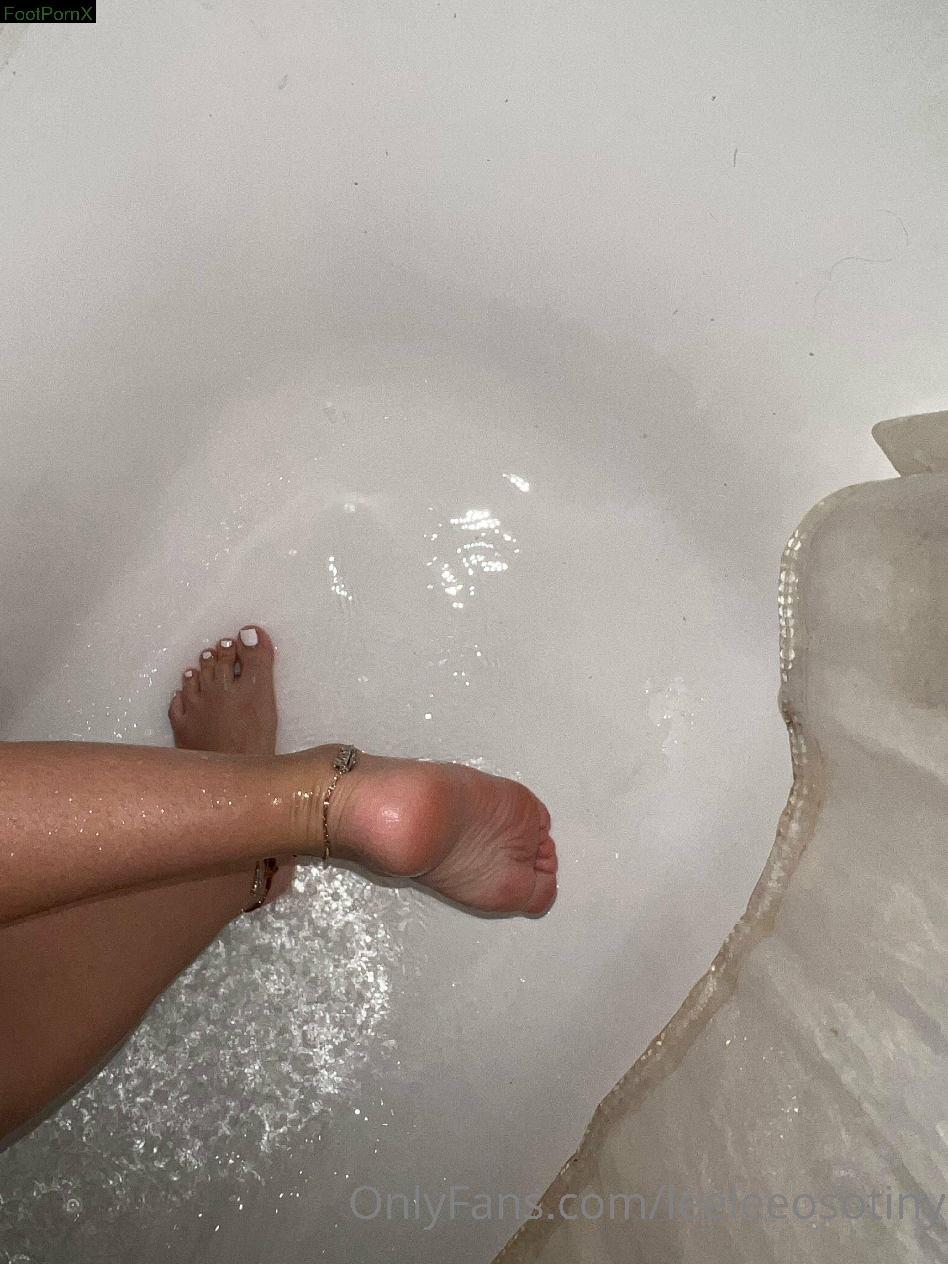 leeleeosotiny feet photo 14