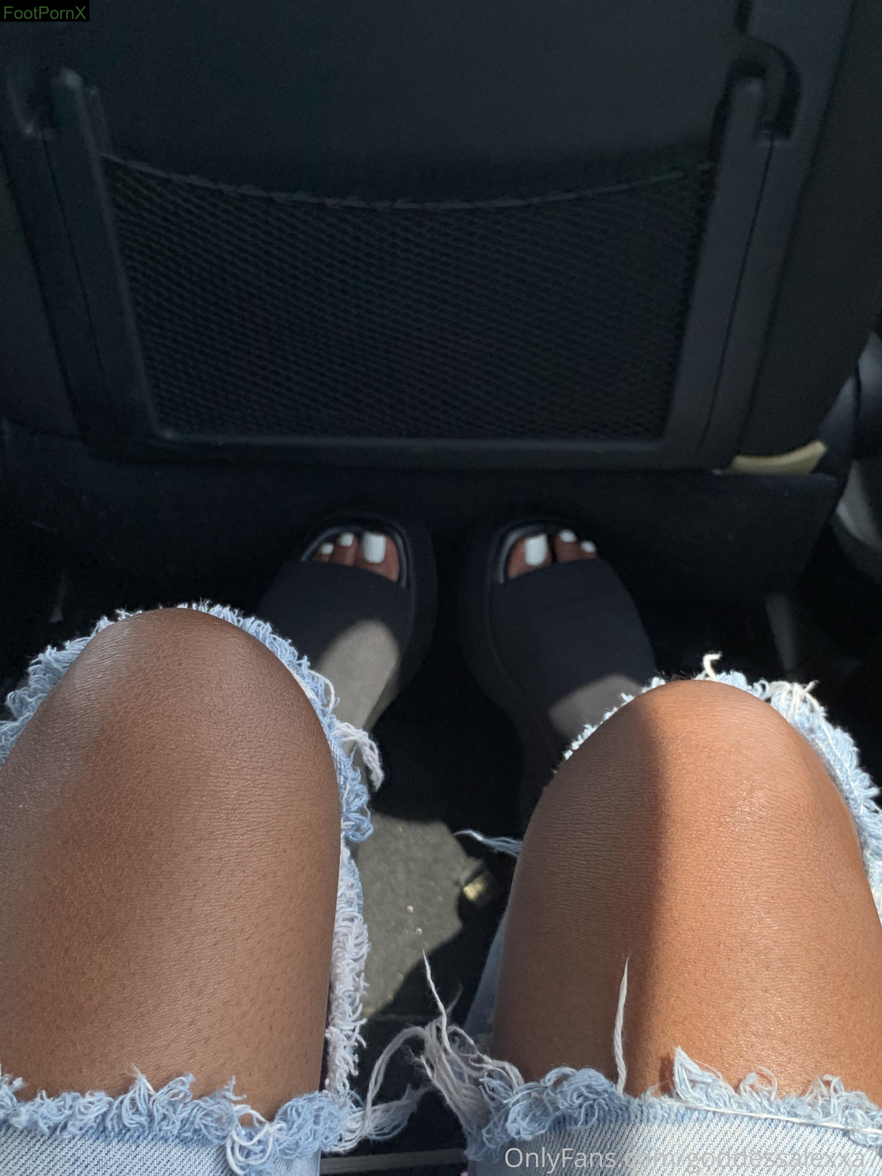 empressalexxa feet photo 16
