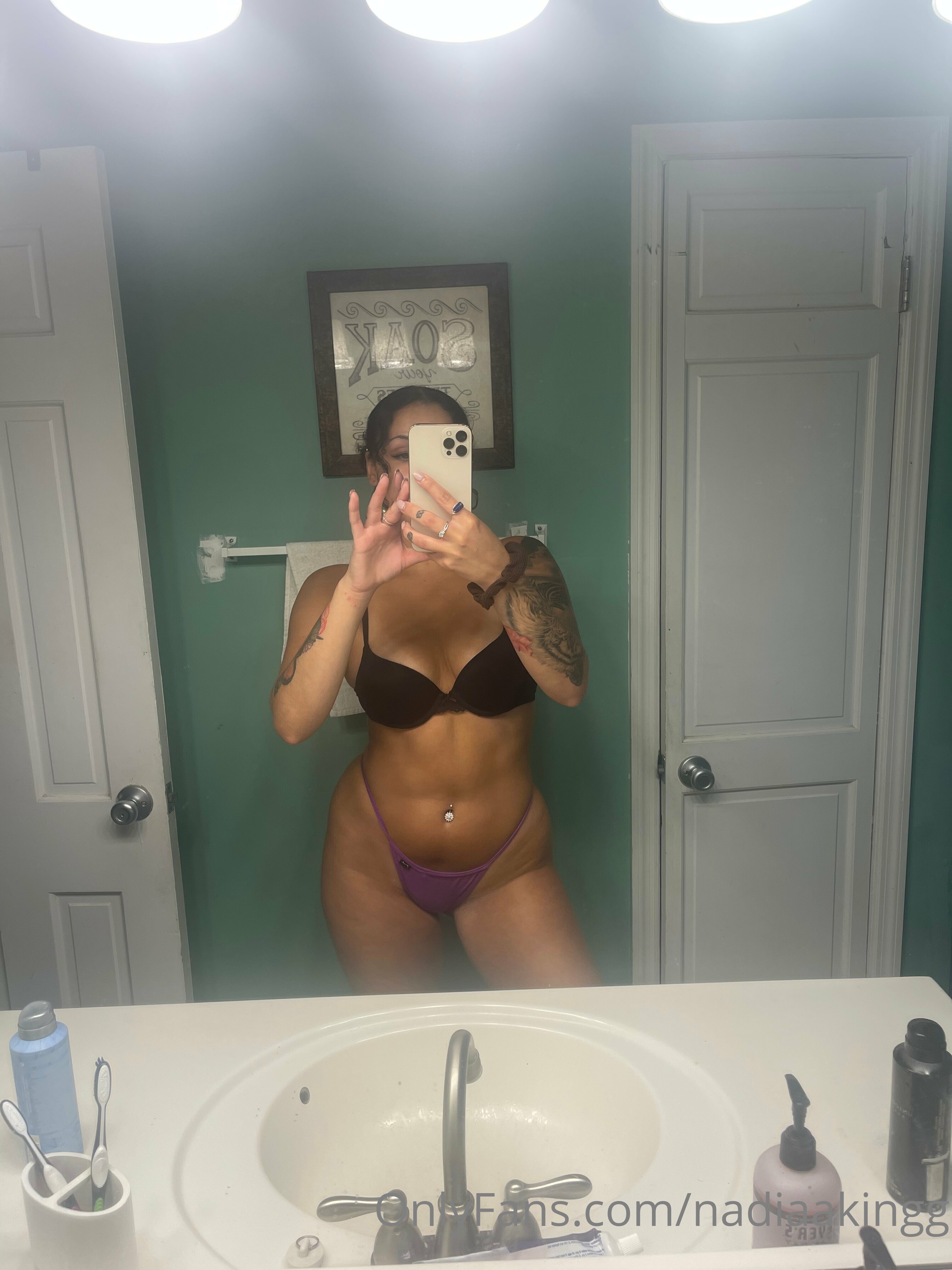 nadiaakingg feet photo 24
