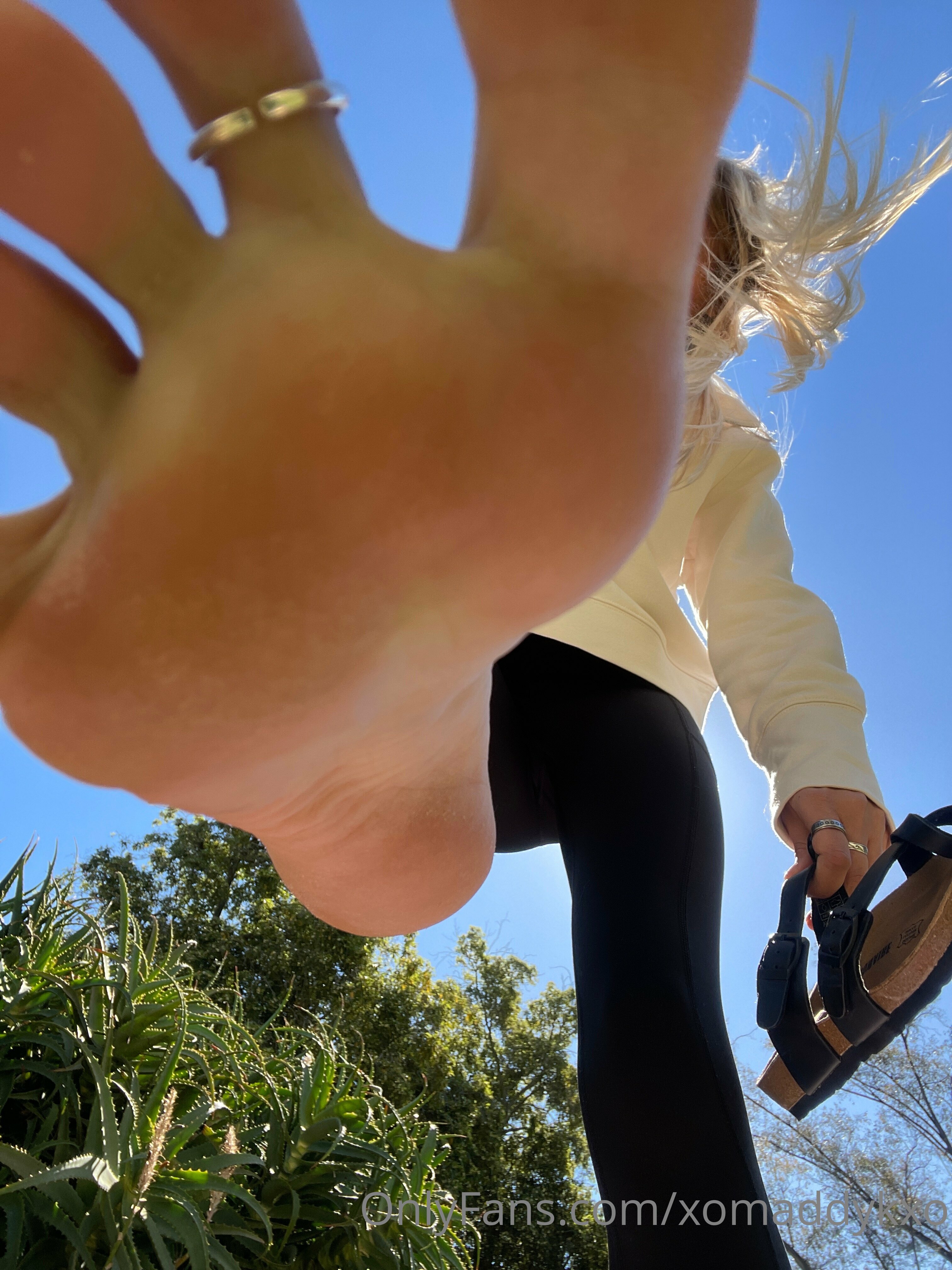 xomaddykxo feet photo 22