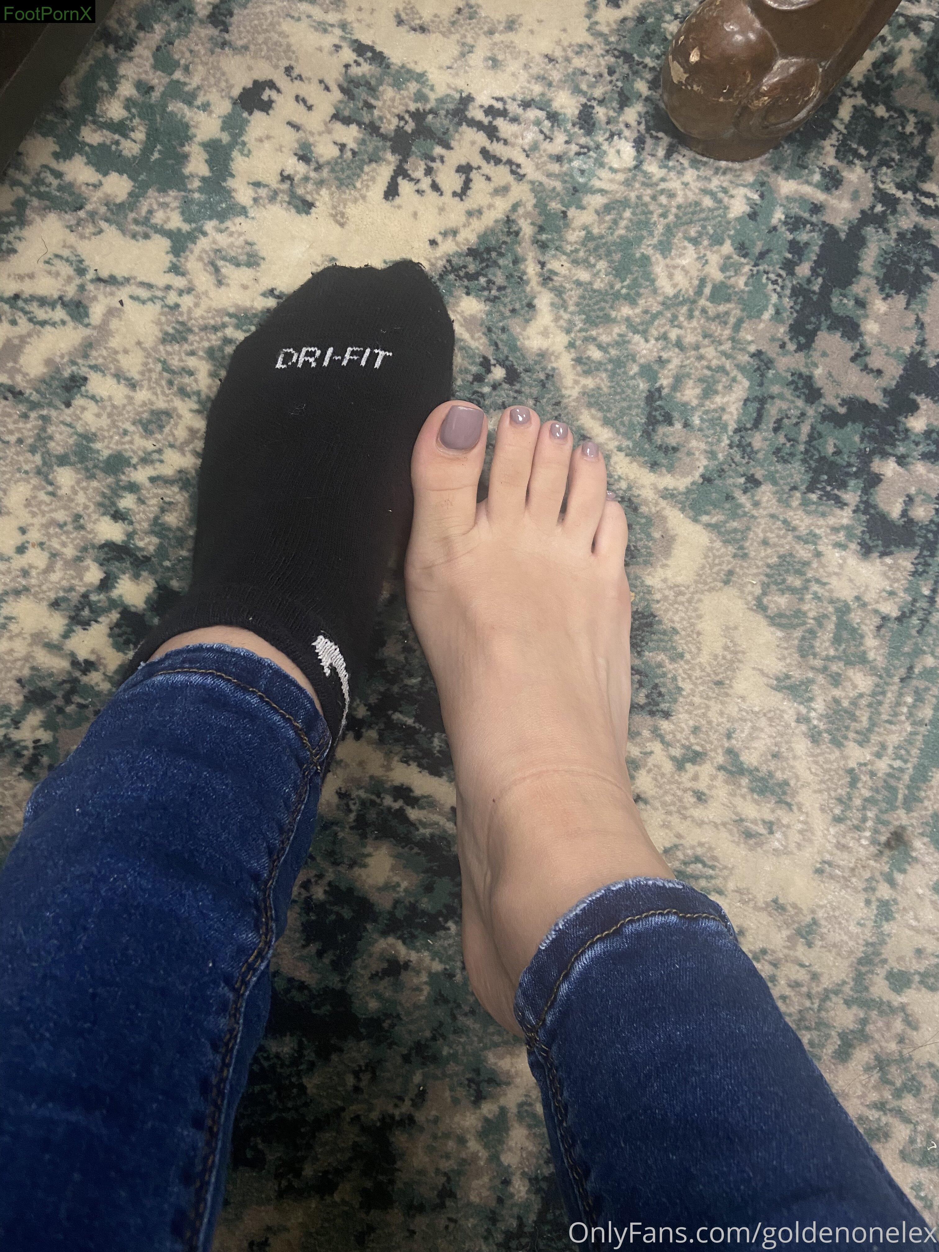 goldenonelex feet photo 20