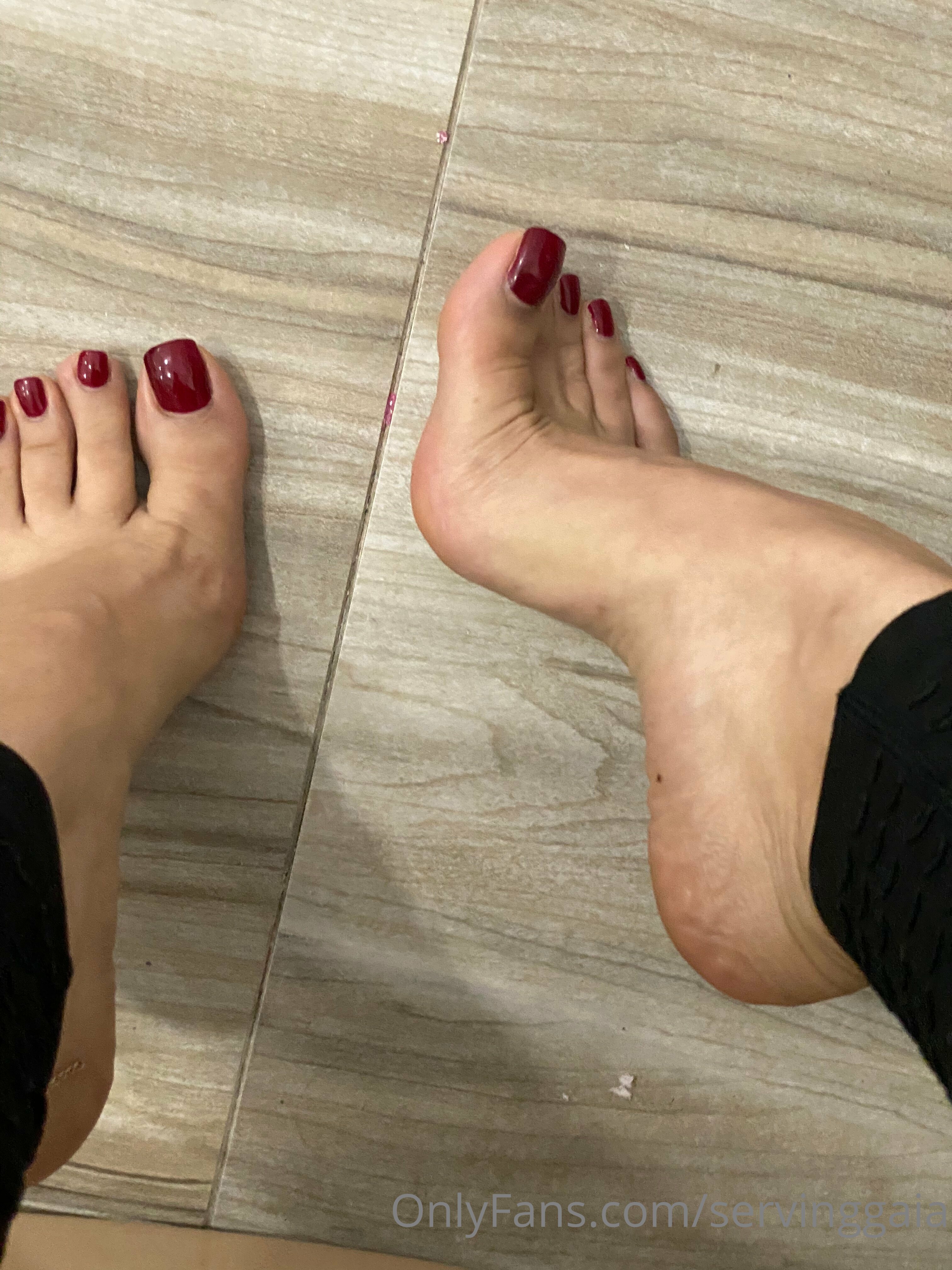 servinggaia feet photo 11