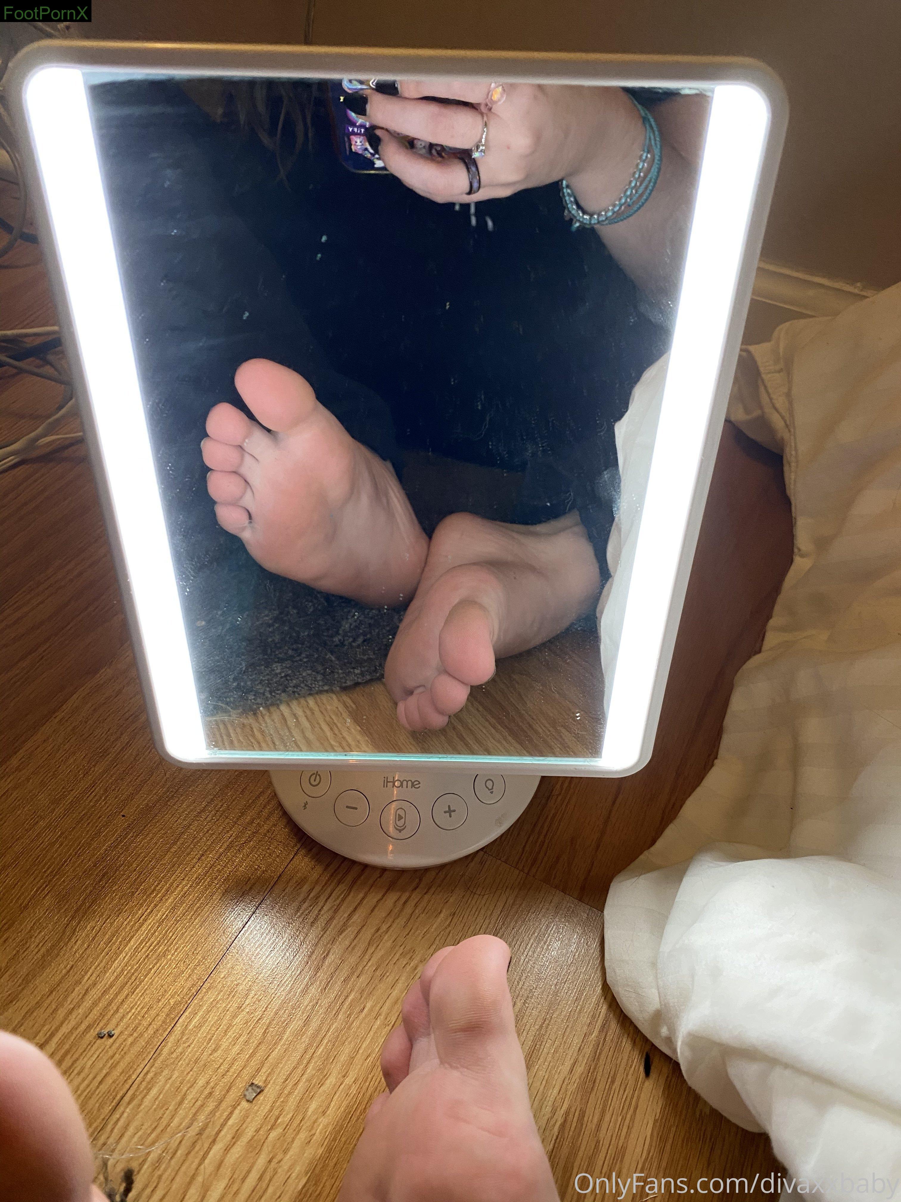 divaxxbaby feet photo 12