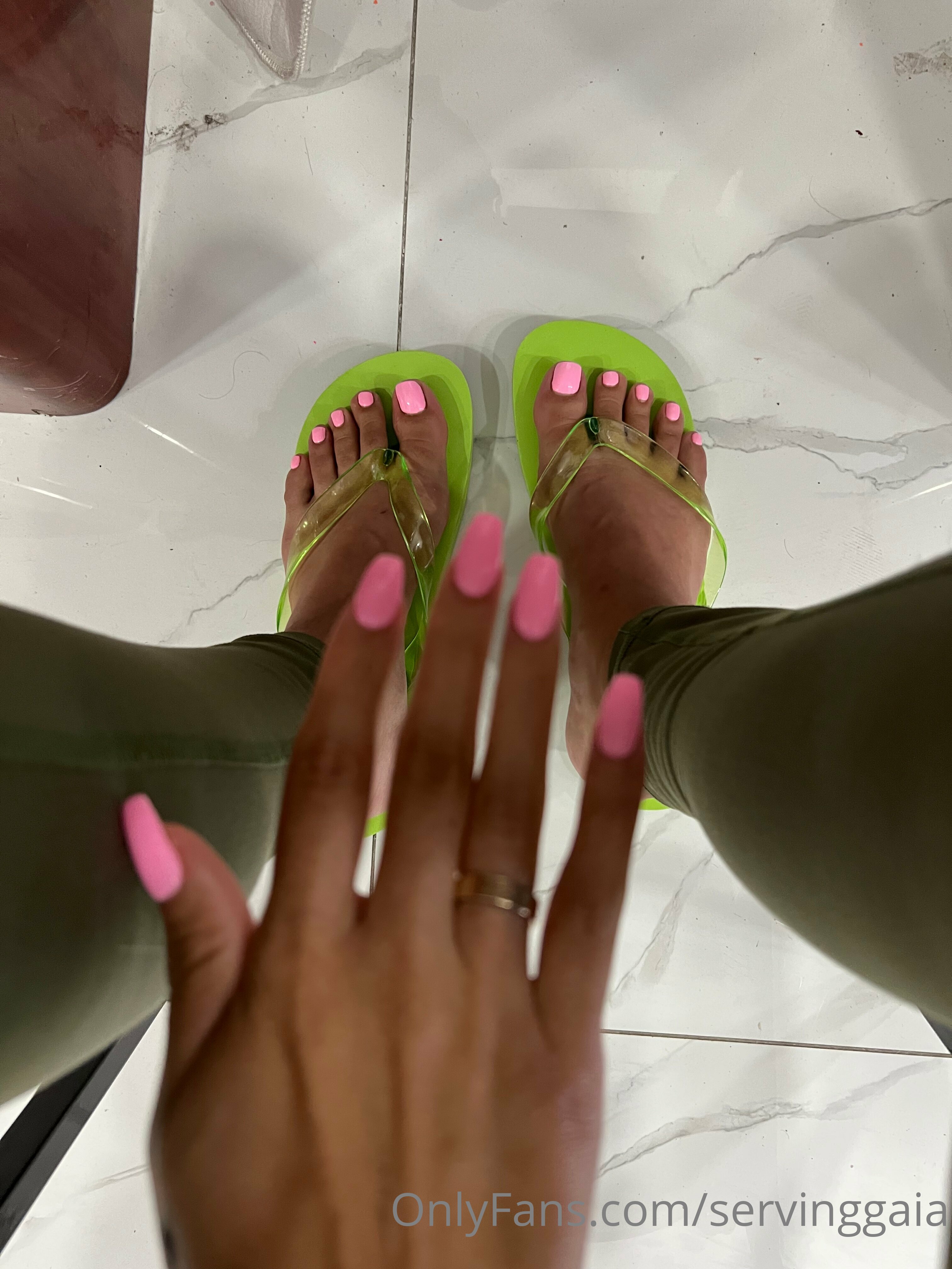 servinggaia feet photo 13