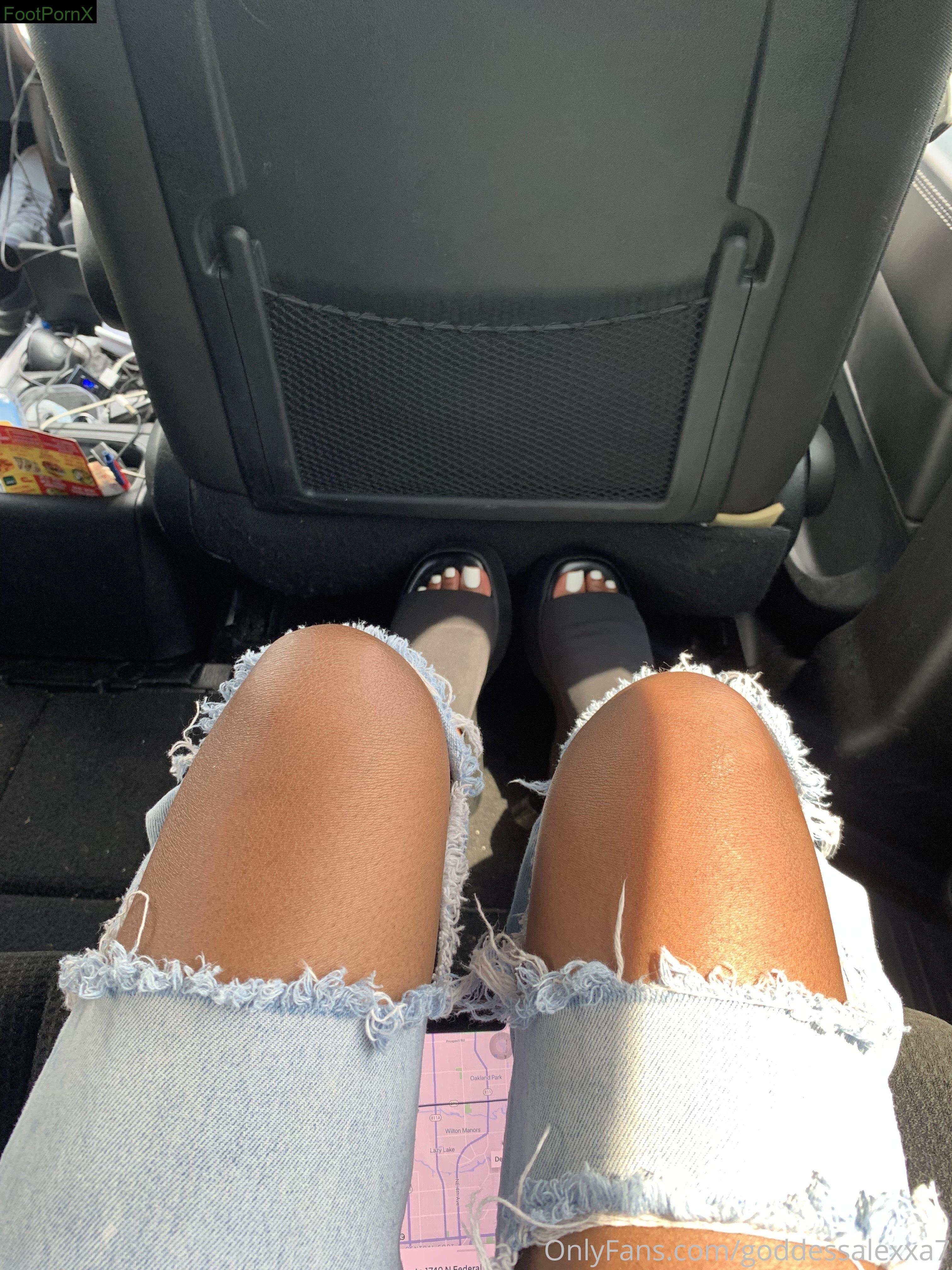 empressalexxa feet photo 17