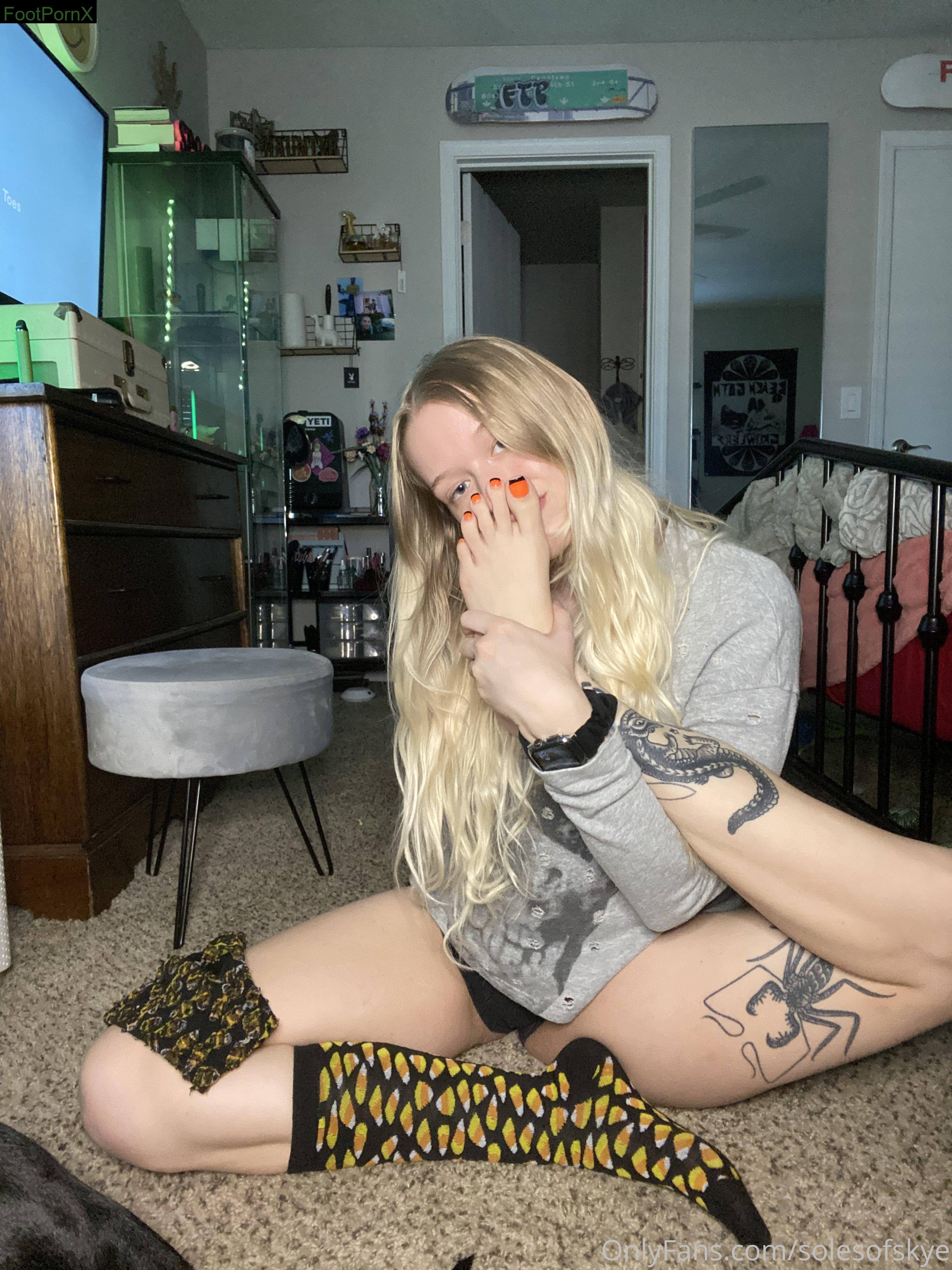 solesofskye feet photo 20