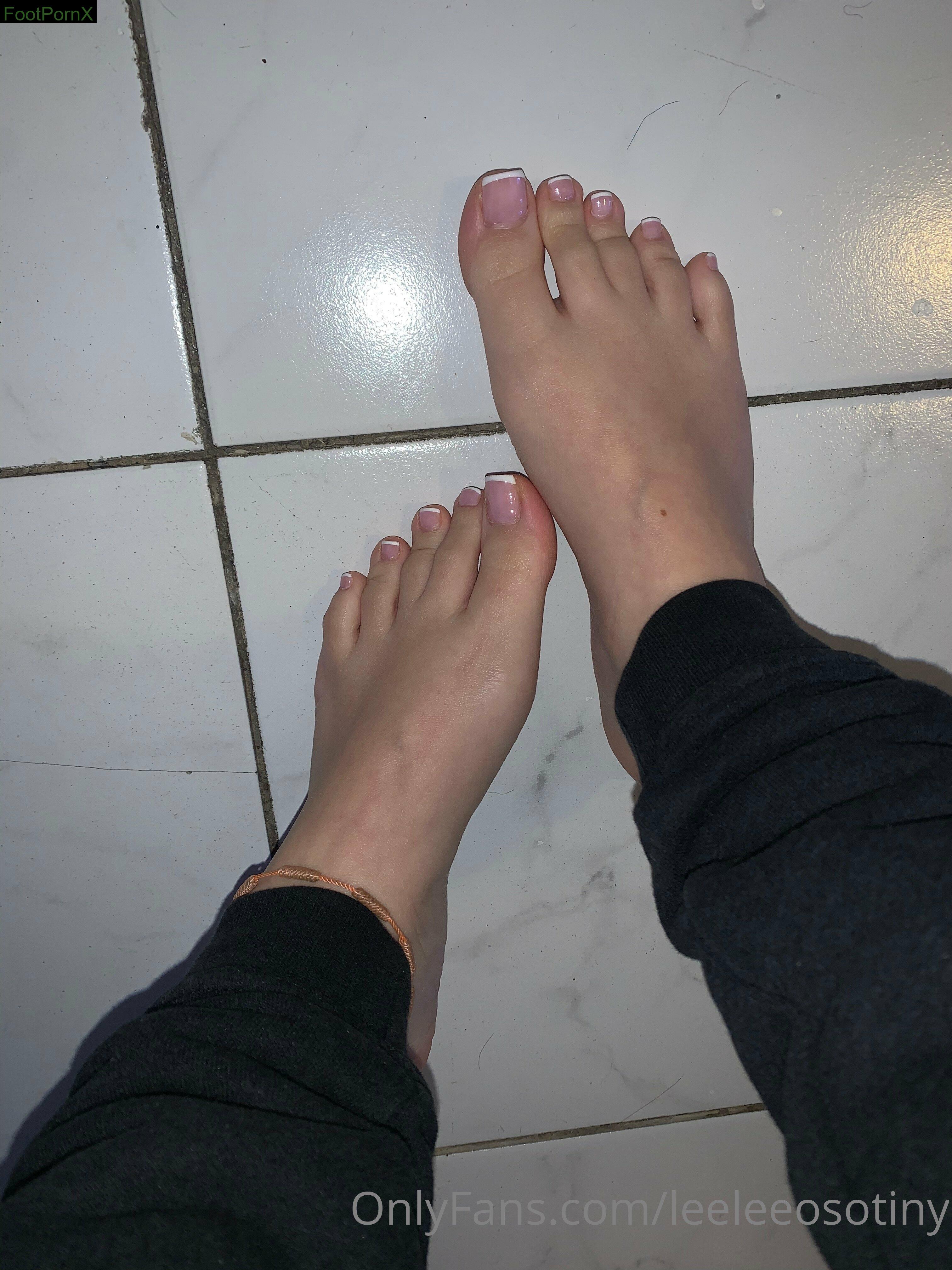 leeleeosotiny feet photo 15