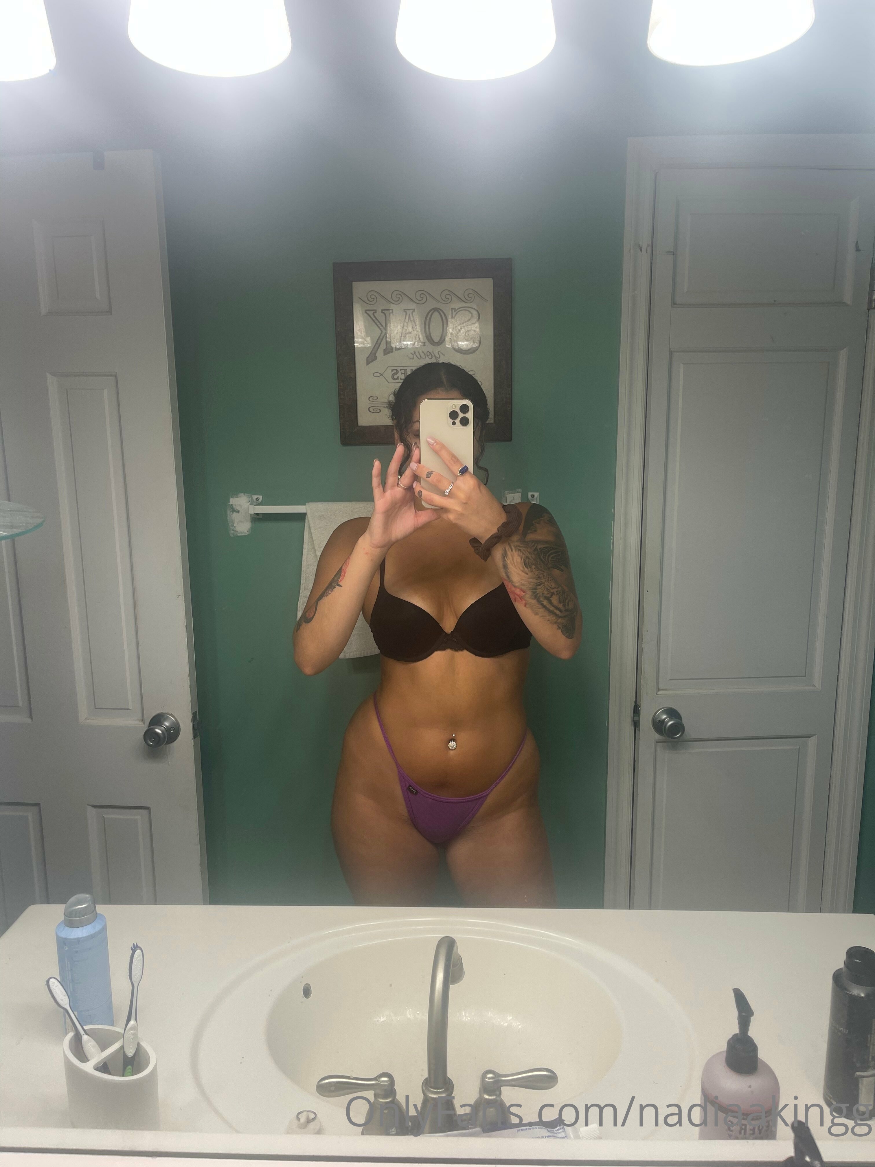 nadiaakingg feet photo 13