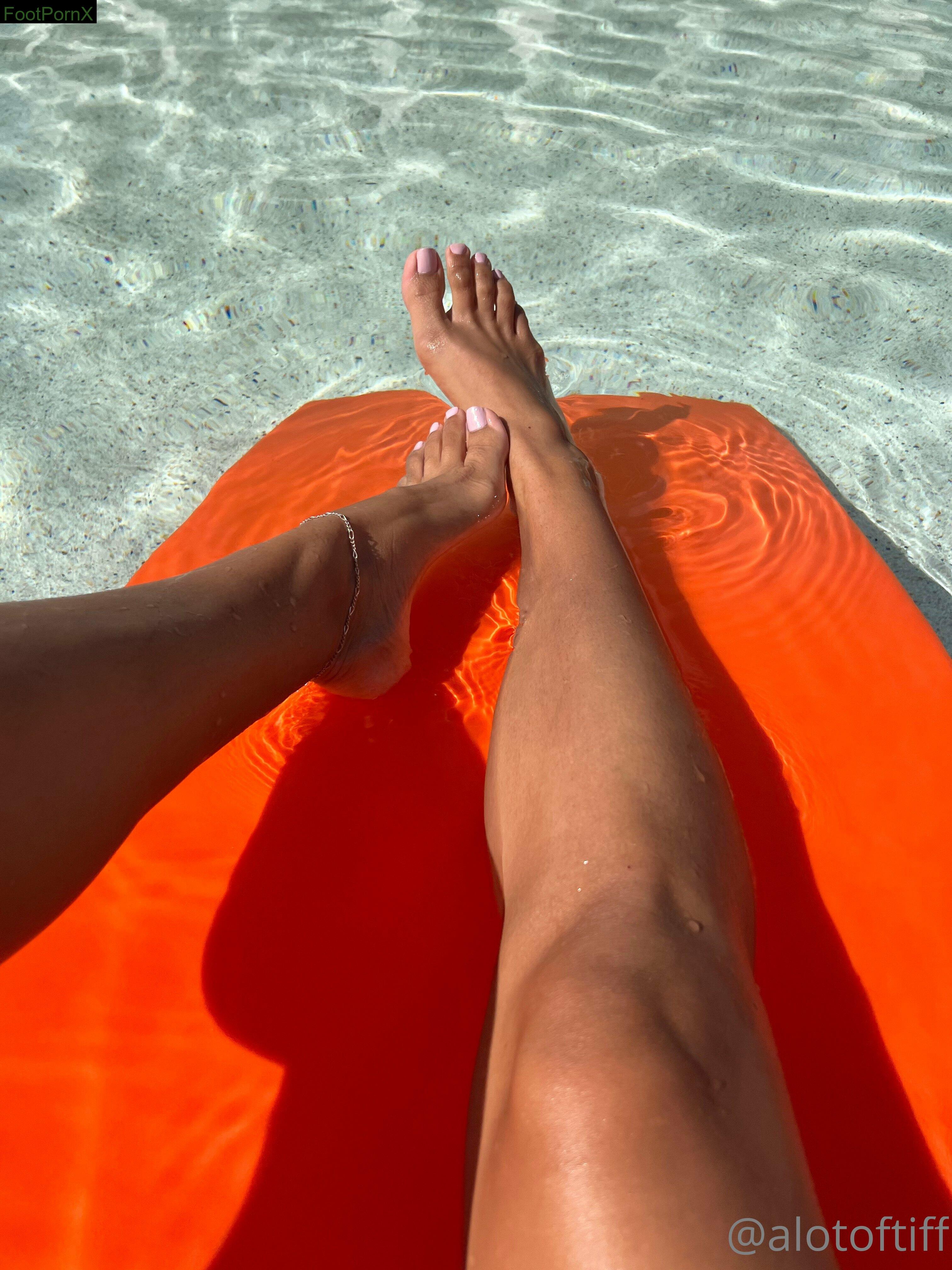 alotoftiff feet photo 1