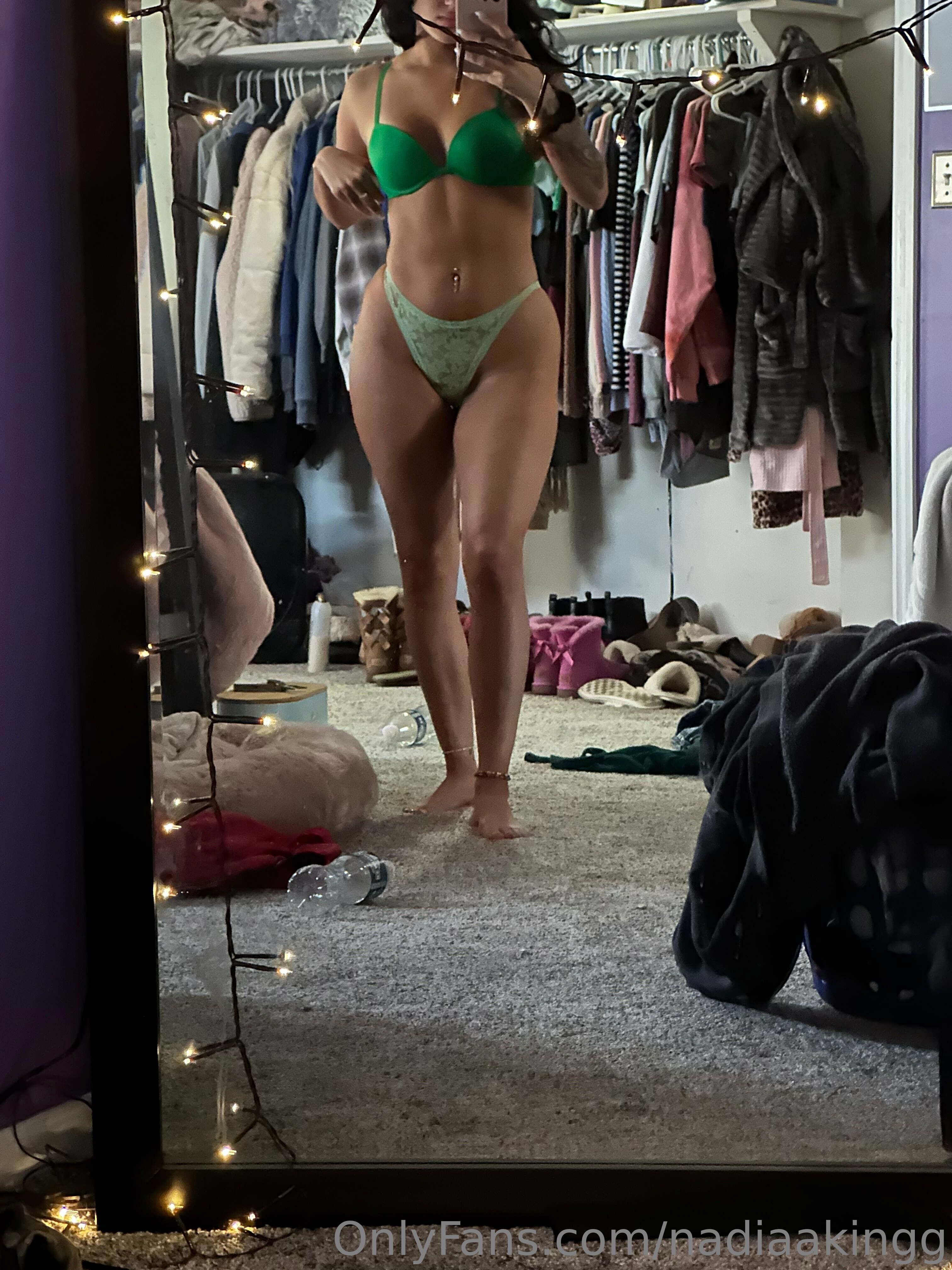 nadiaakingg feet photo 17