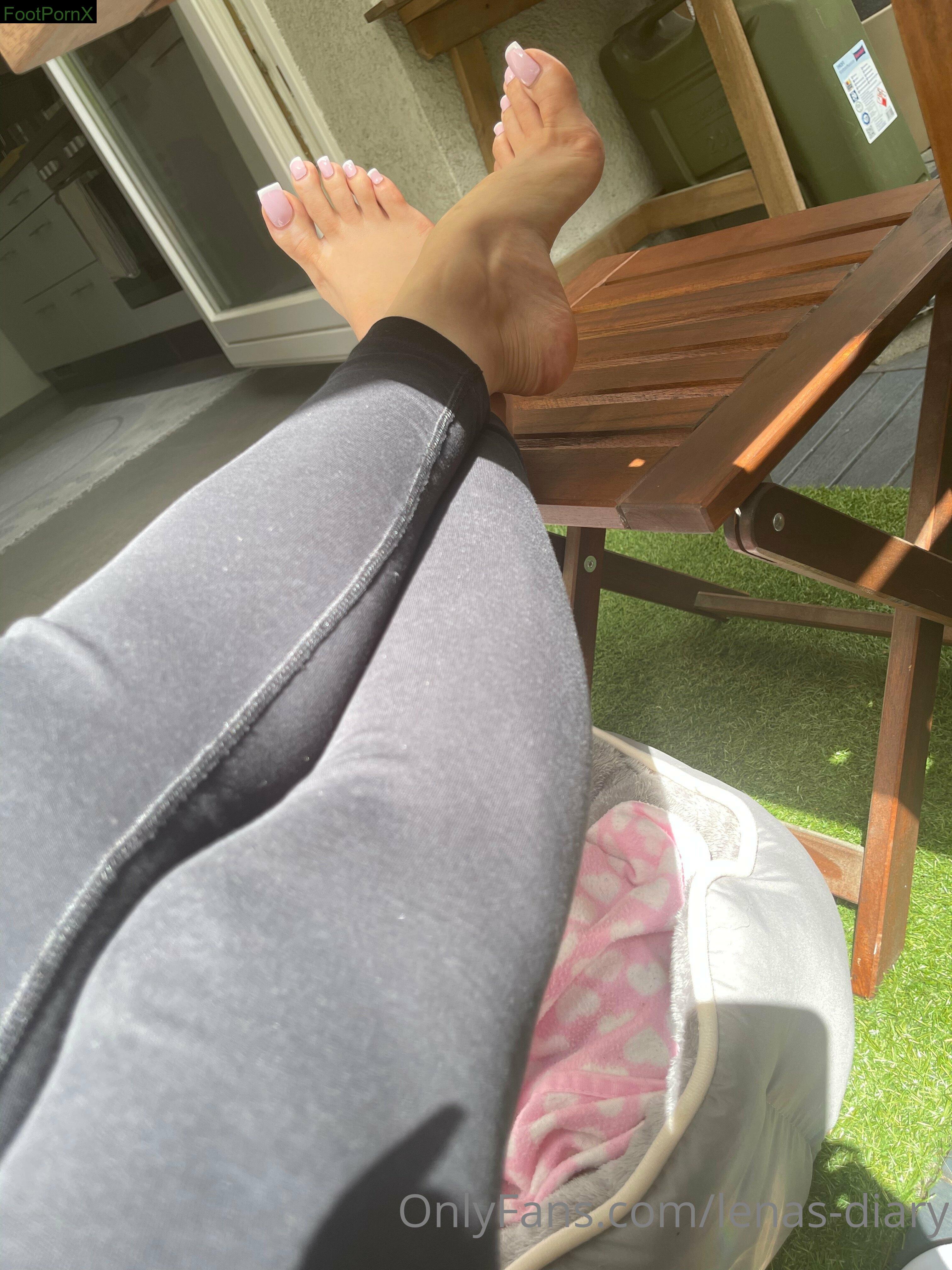 lenas-diary feet photo 21