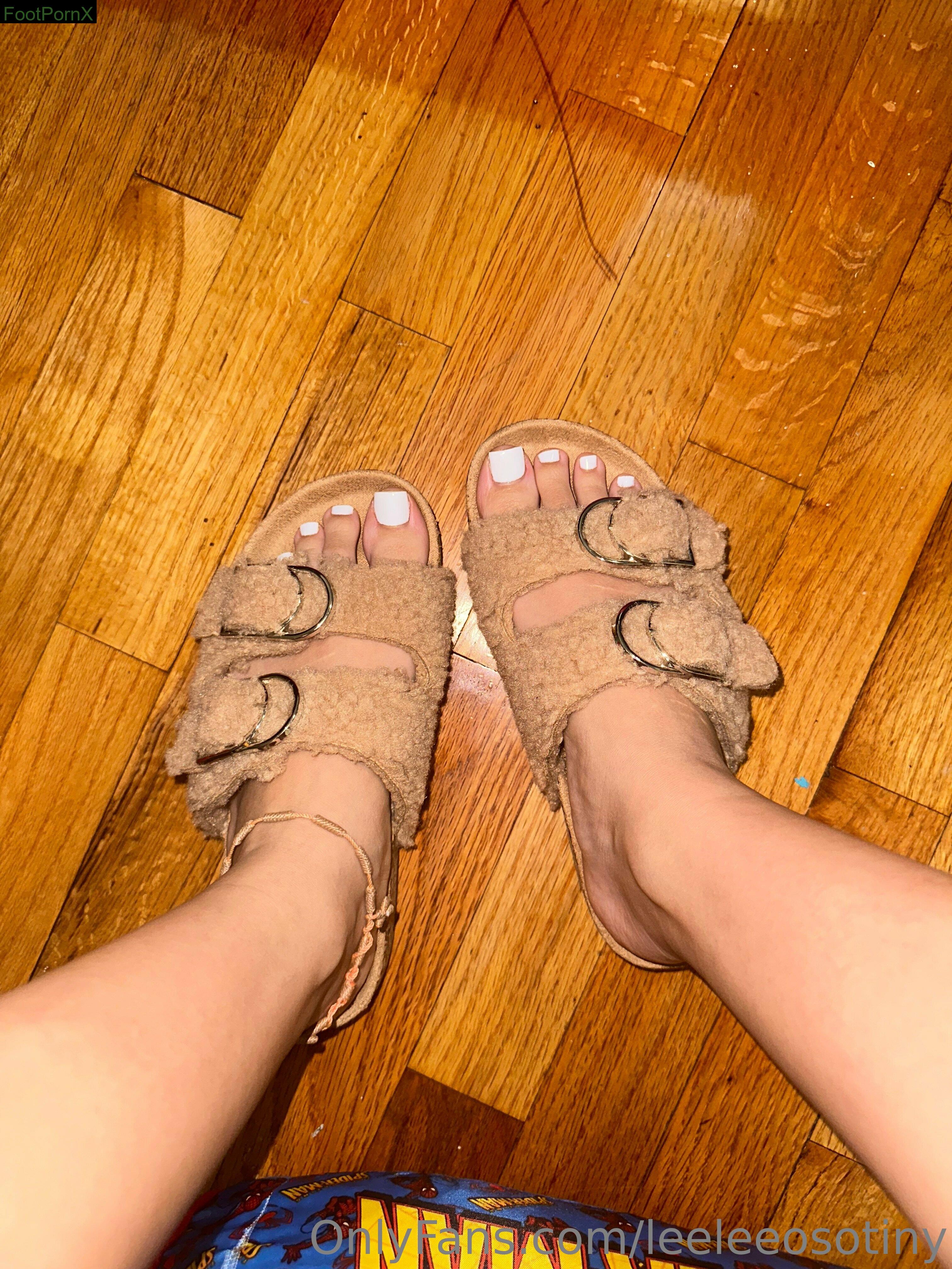 leeleeosotiny feet photo 3