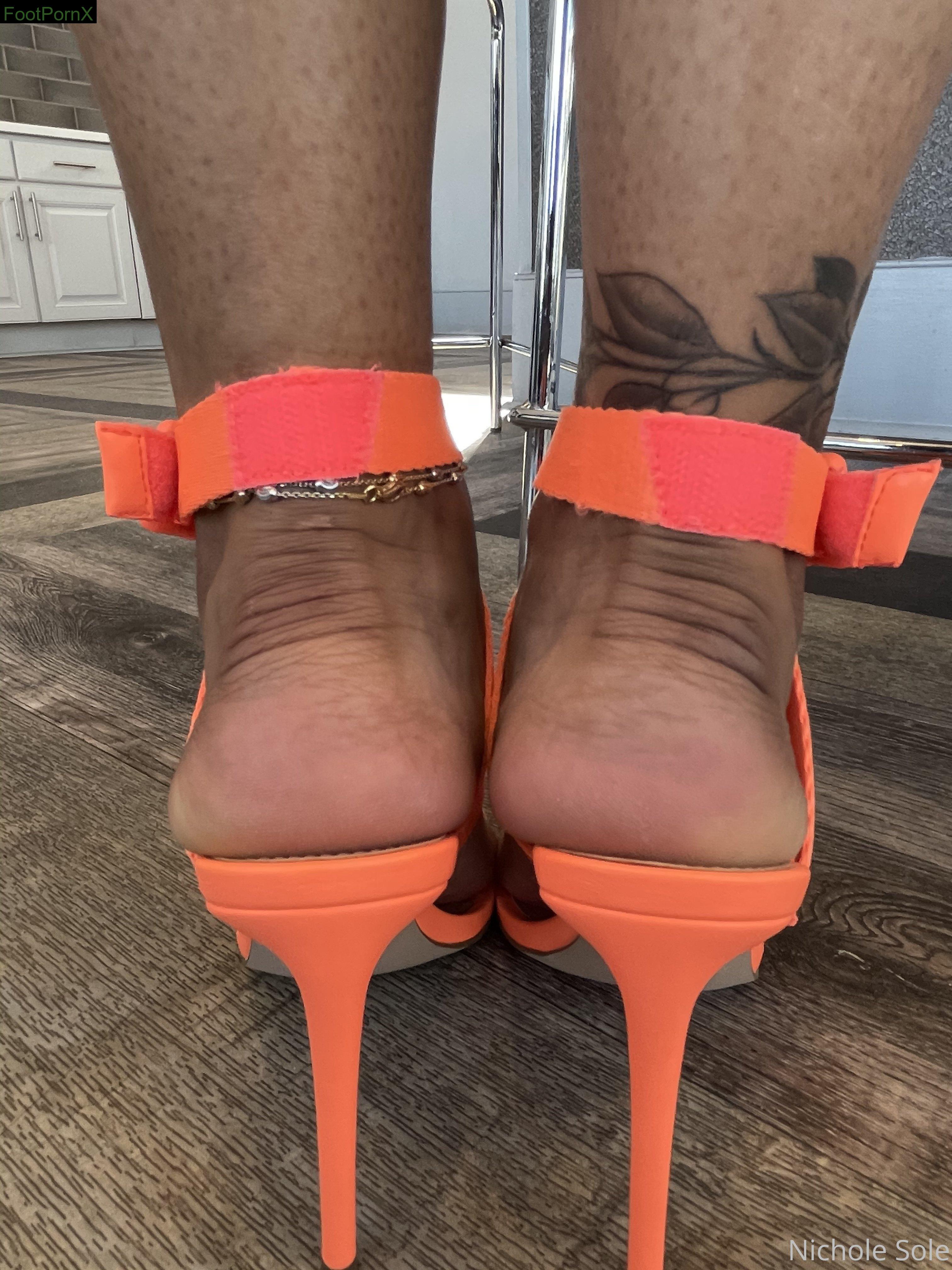 nichole.sole feet photo 15