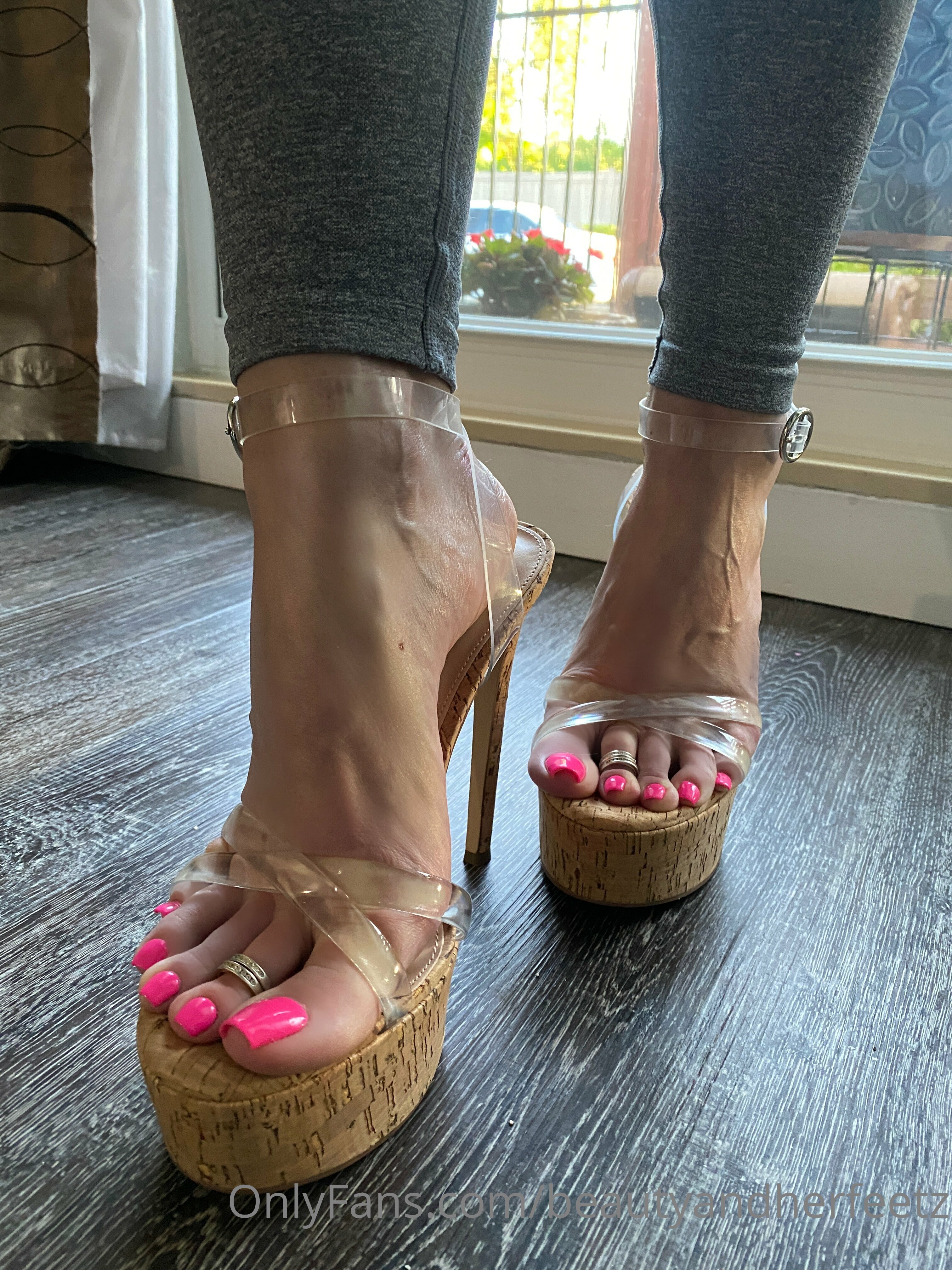 beautyandherfeetz feet photo 3