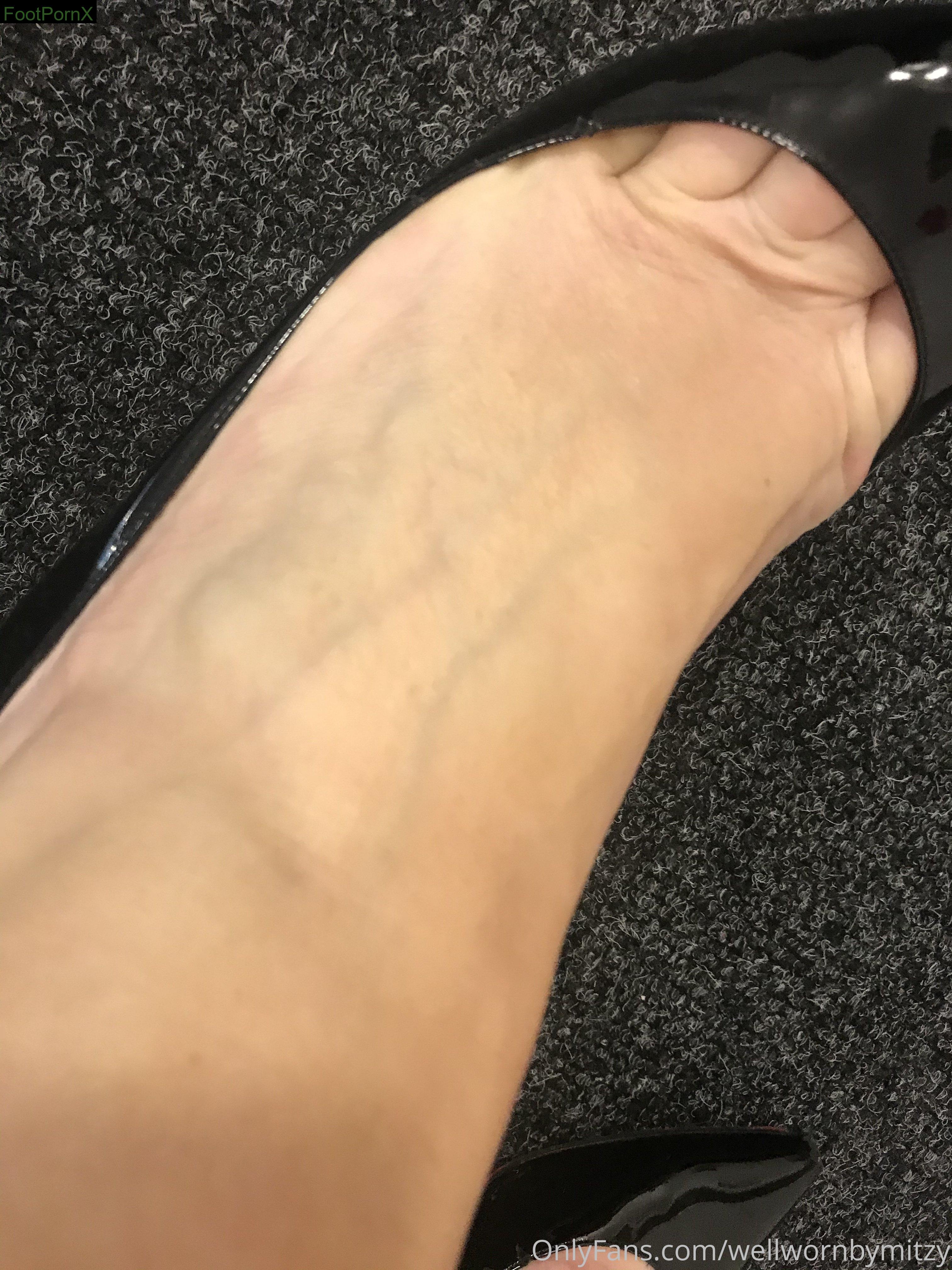 wellwornbymitzy feet photo 20