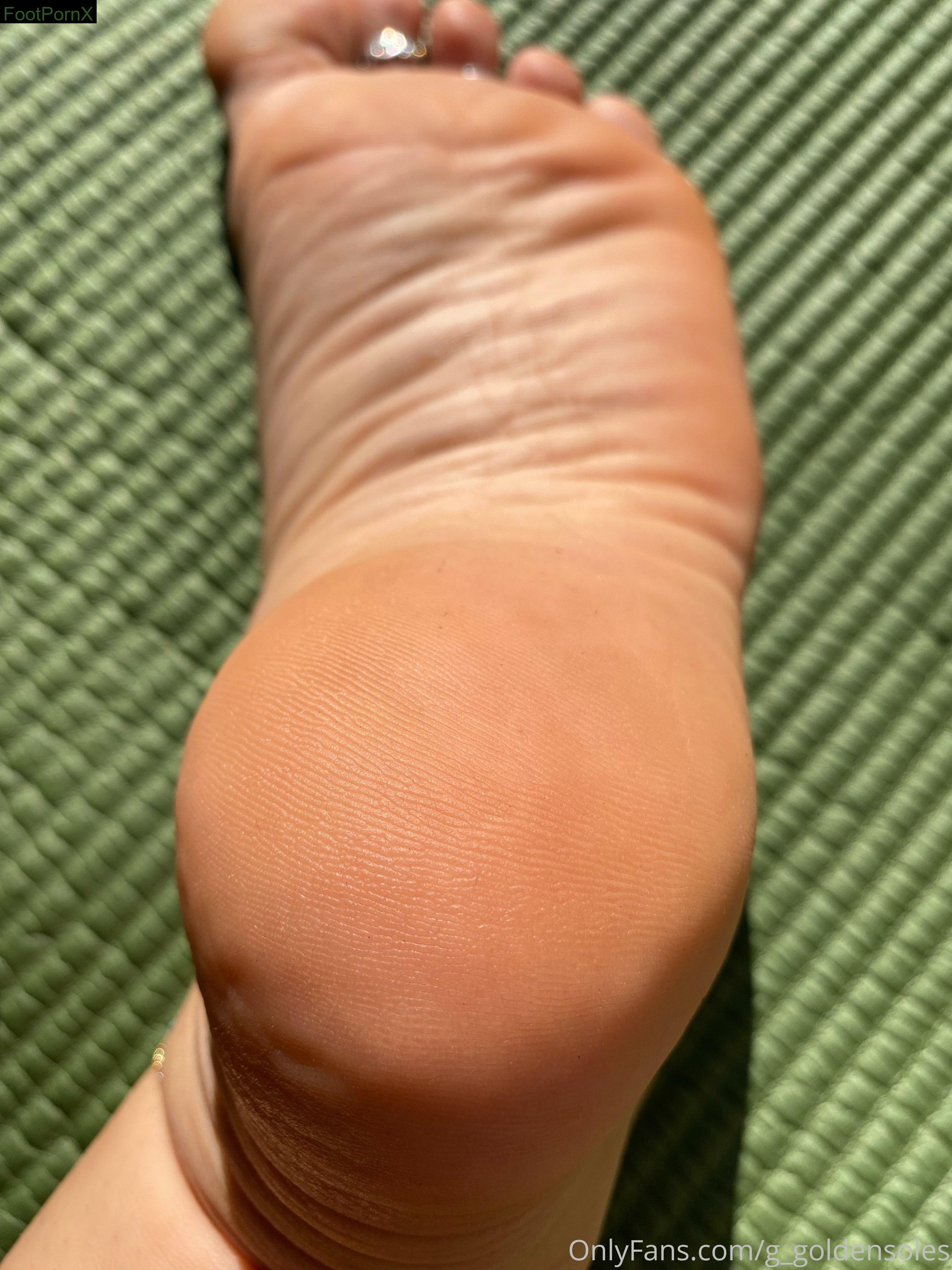 g_goldensoles feet photo 3